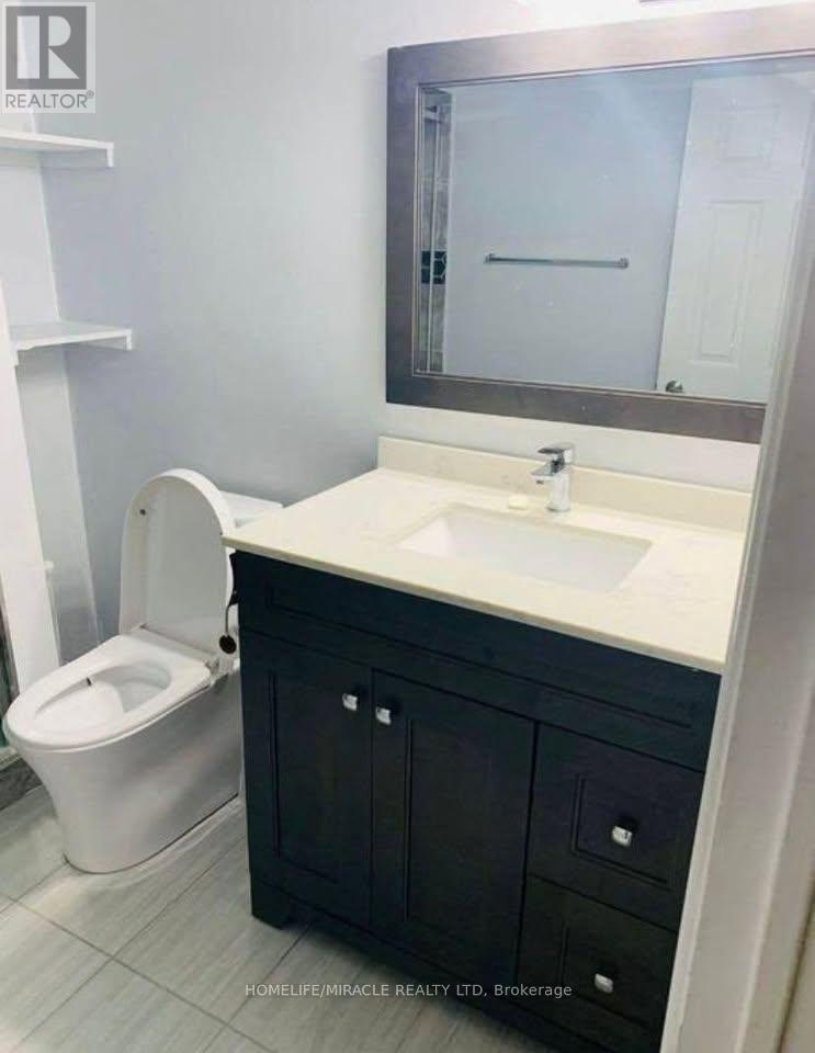 5237 Floral Hill Crescent, Mississauga, ON - Indoor Photo Showing Bathroom