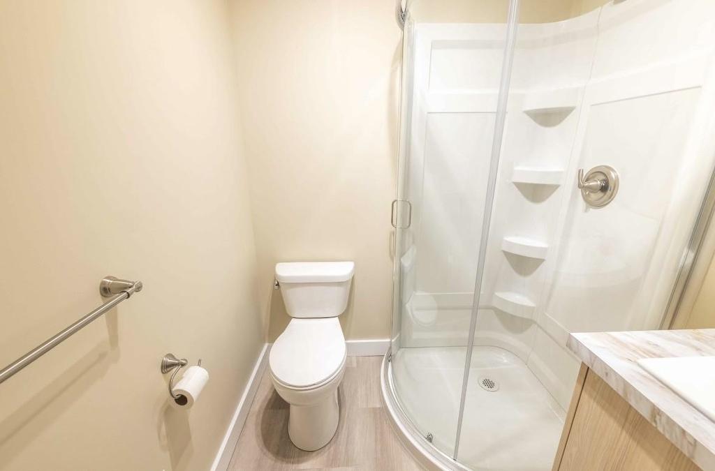 358 Dewe Ave, Thunder Bay, ON - Indoor Photo Showing Bathroom