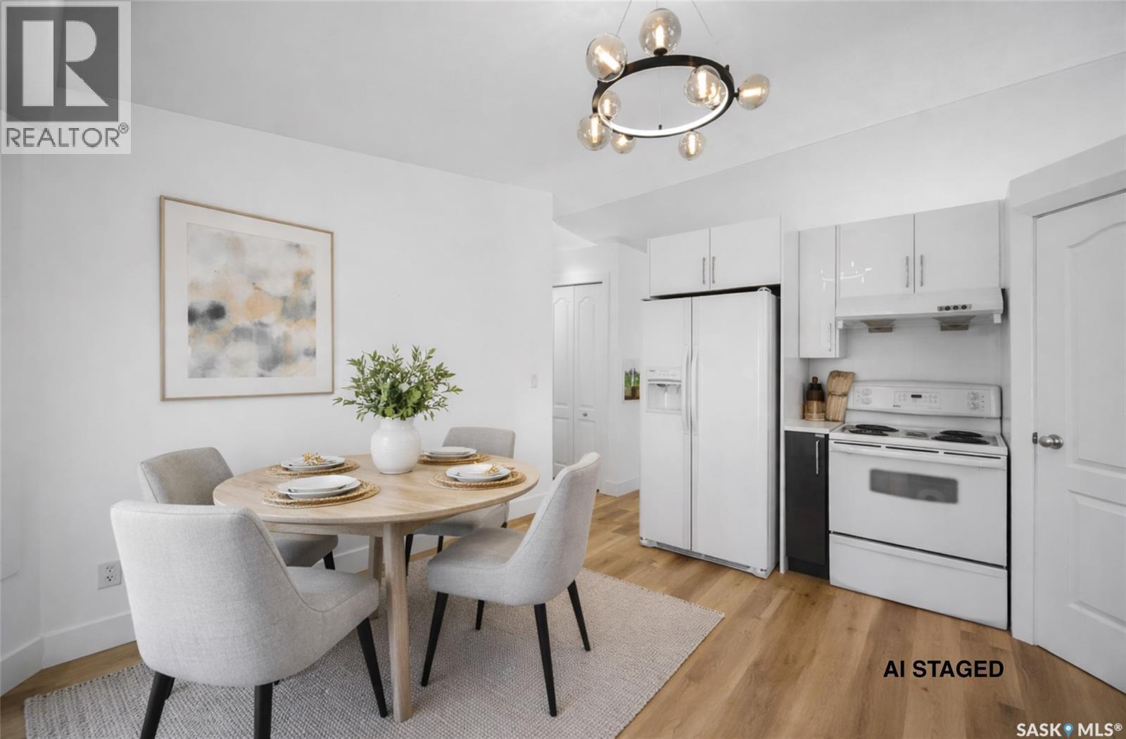 203 Konihowski Road, Saskatoon, SK - Indoor Photo Showing Dining Room