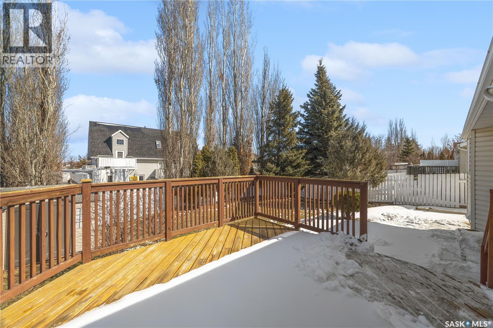 203 Konihowski Road, Saskatoon, SK - Outdoor With Deck Patio Veranda