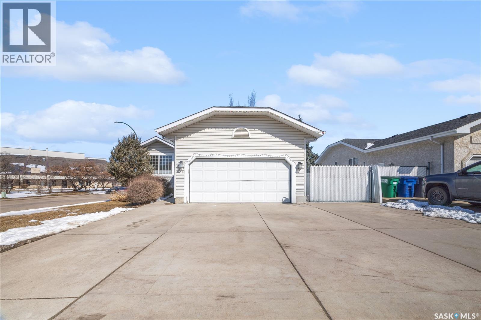 203 Konihowski Road, Saskatoon, SK - Outdoor