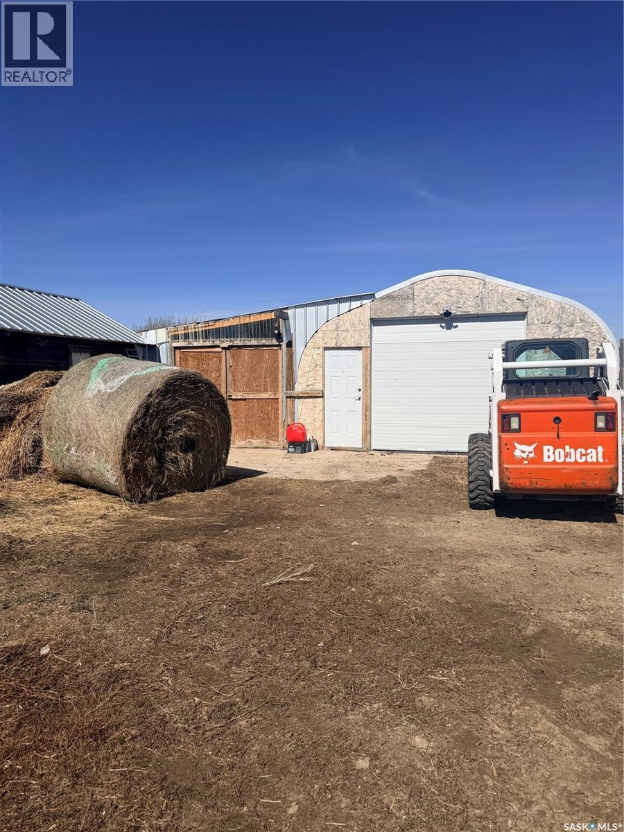 Mezzo Acreage Grid Road, Tompkins, SK - Outdoor