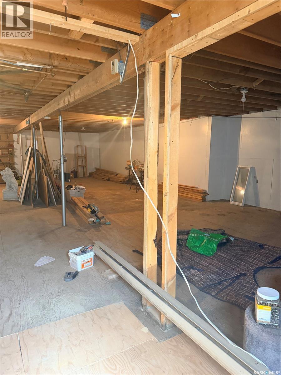 Mezzo Acreage Grid Road, Tompkins, SK - Indoor