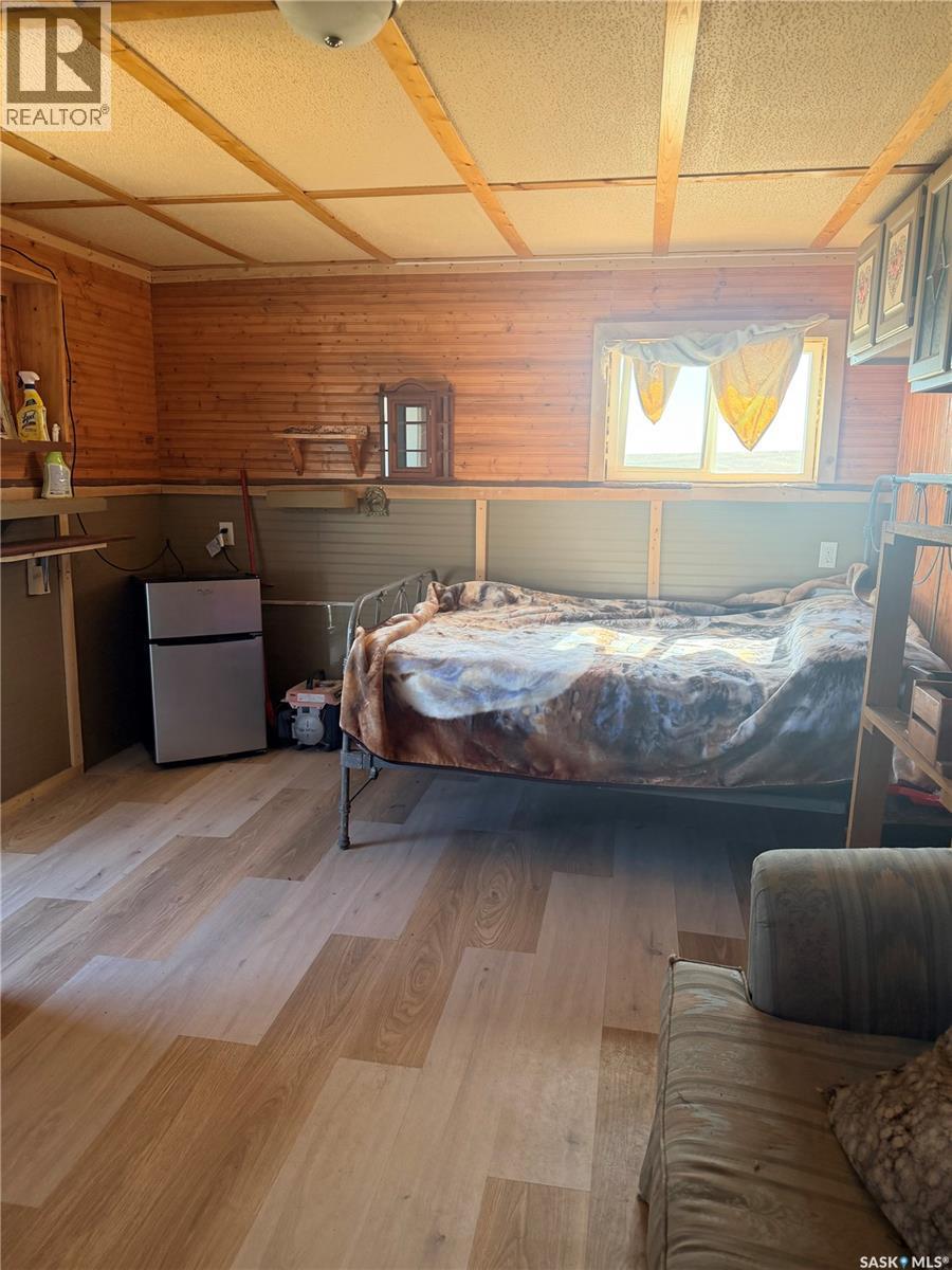 Mezzo Acreage Grid Road, Tompkins, SK - Indoor Photo Showing Bedroom
