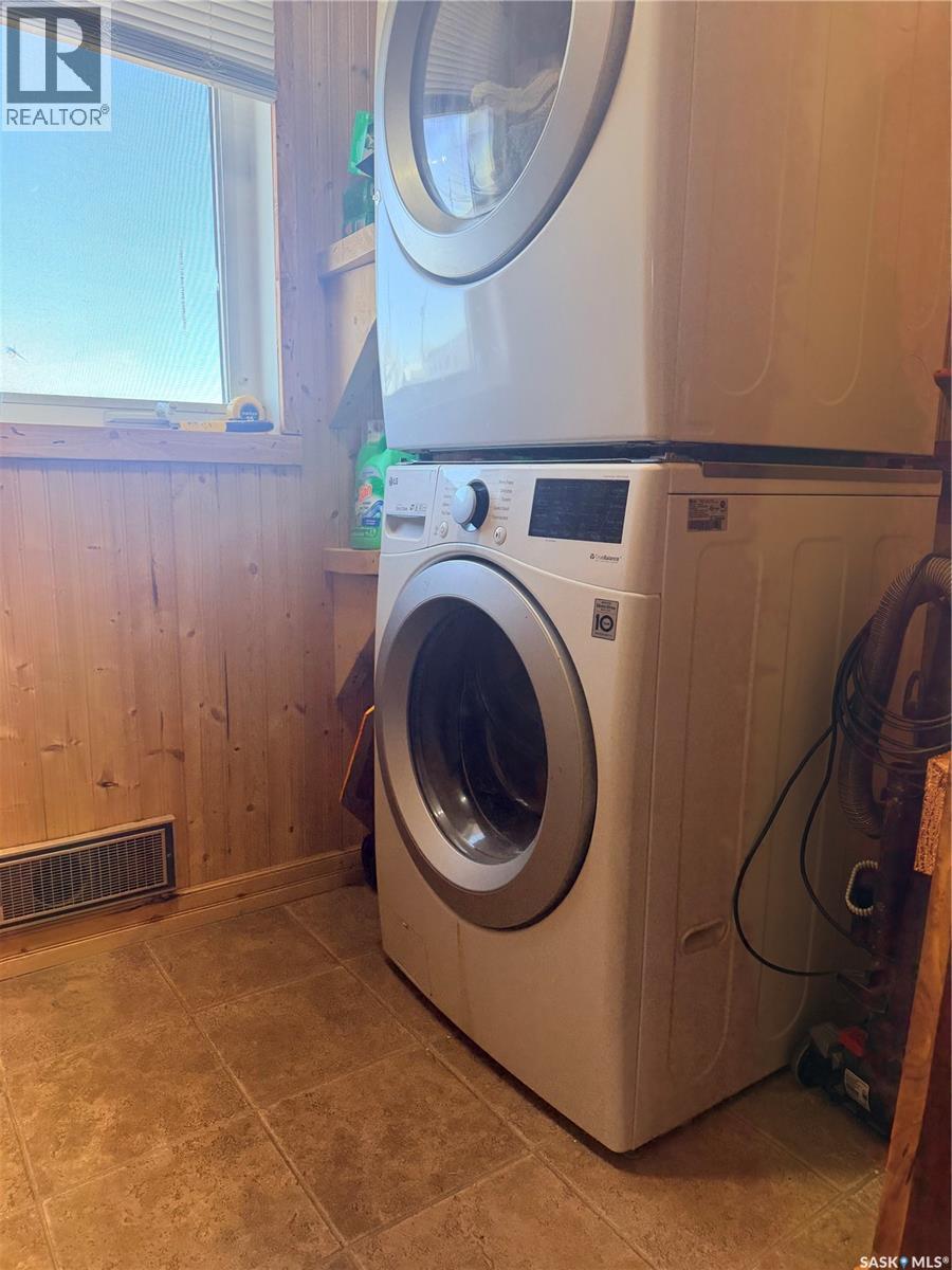 Mezzo Acreage Grid Road, Tompkins, SK - Indoor Photo Showing Laundry Room