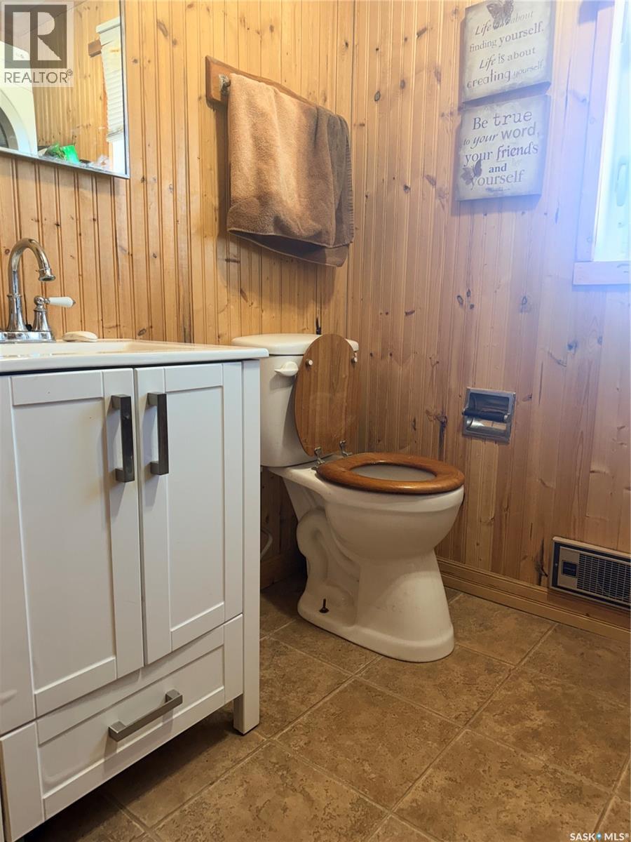Mezzo Acreage Grid Road, Tompkins, SK - Indoor Photo Showing Bathroom