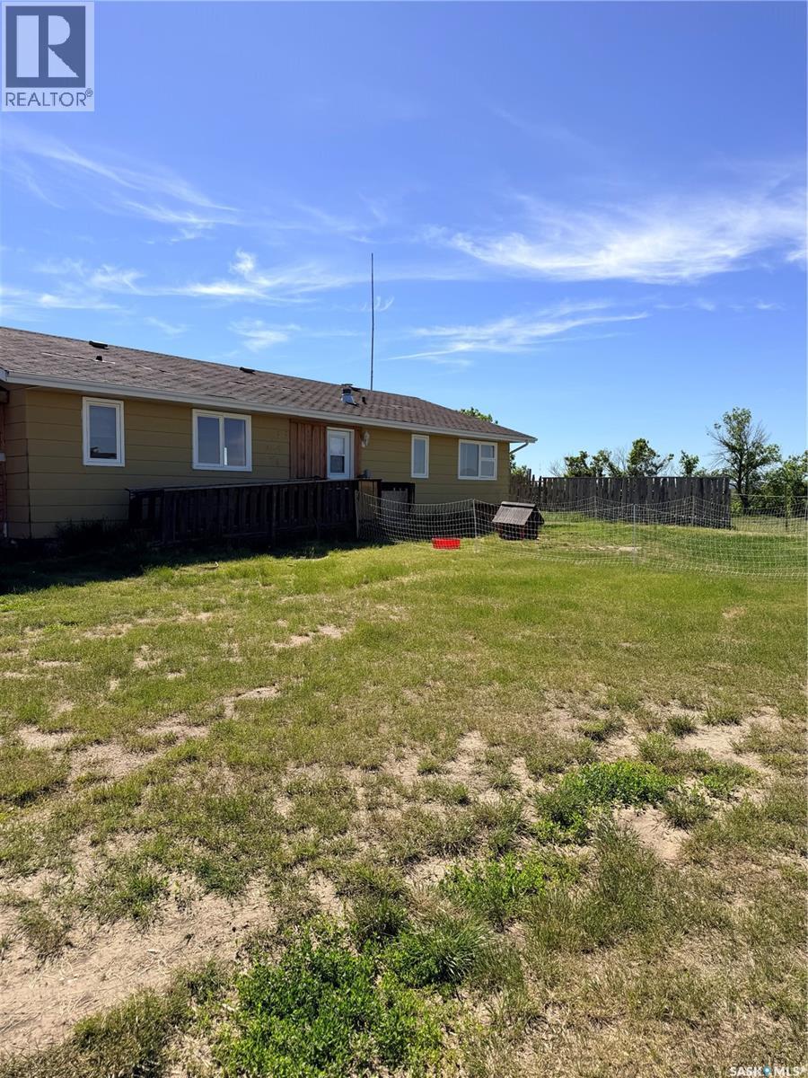 Mezzo Acreage Grid Road, Tompkins, SK