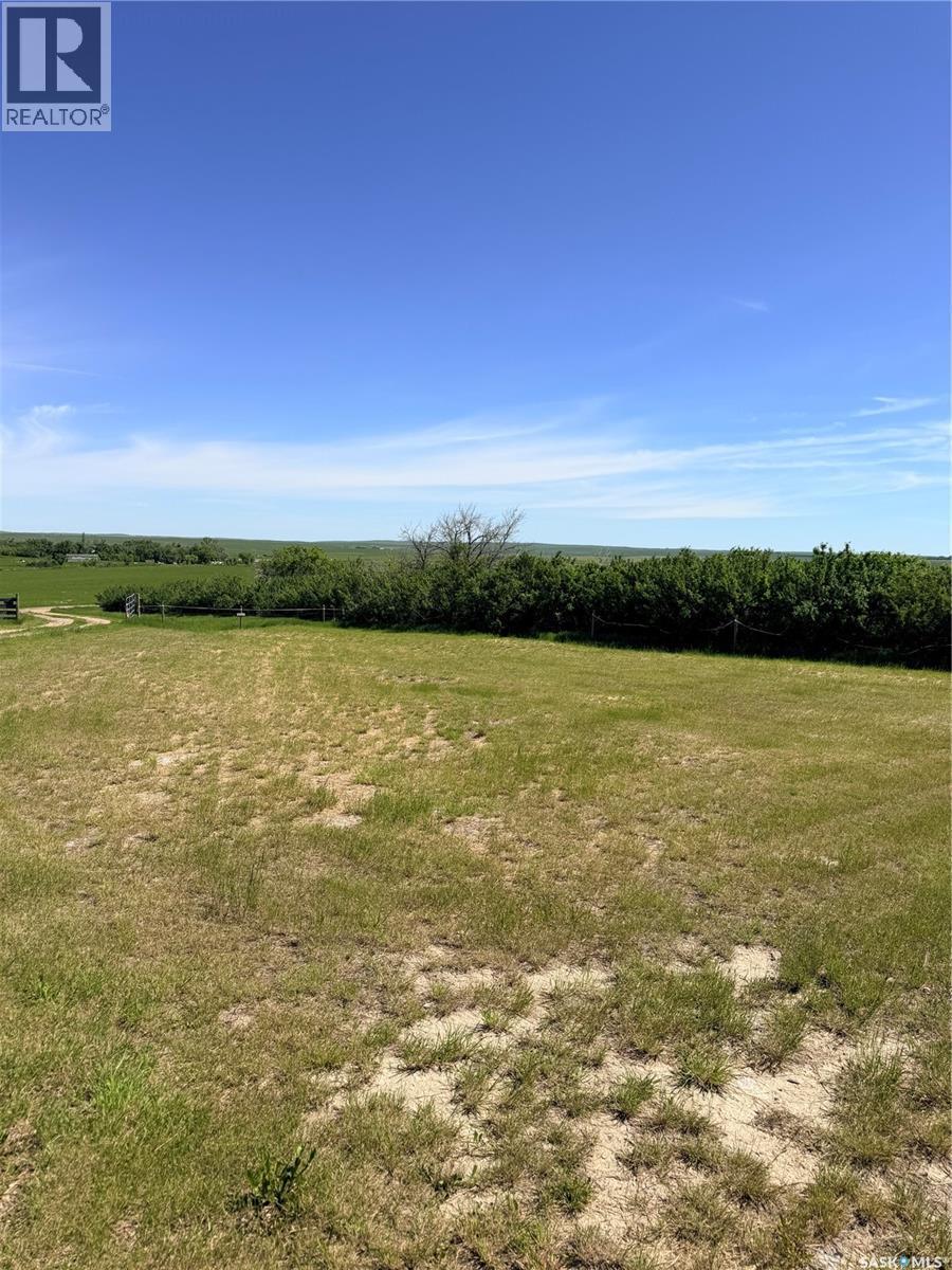 Mezzo Acreage Grid Road, Tompkins, SK
