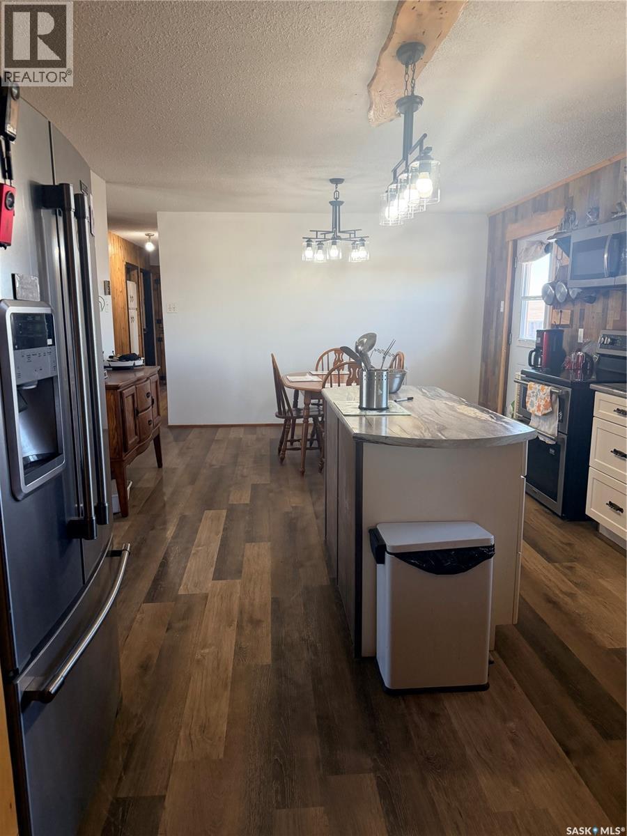 Mezzo Acreage Grid Road, Tompkins, SK - Indoor Photo Showing Kitchen