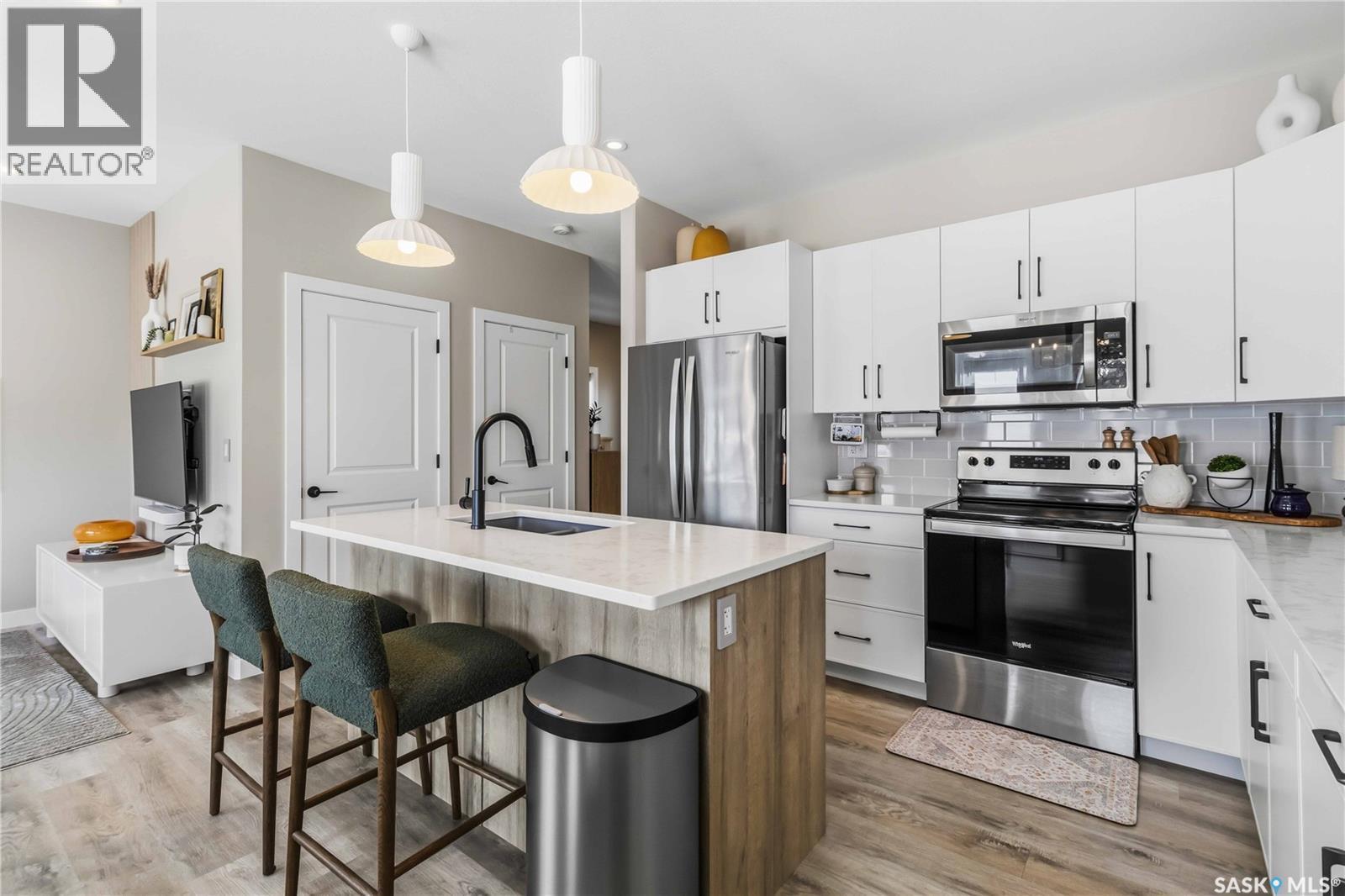 26 625 Dagnone Crescent, Saskatoon, SK - Indoor Photo Showing Kitchen With Stainless Steel Kitchen With Upgraded Kitchen