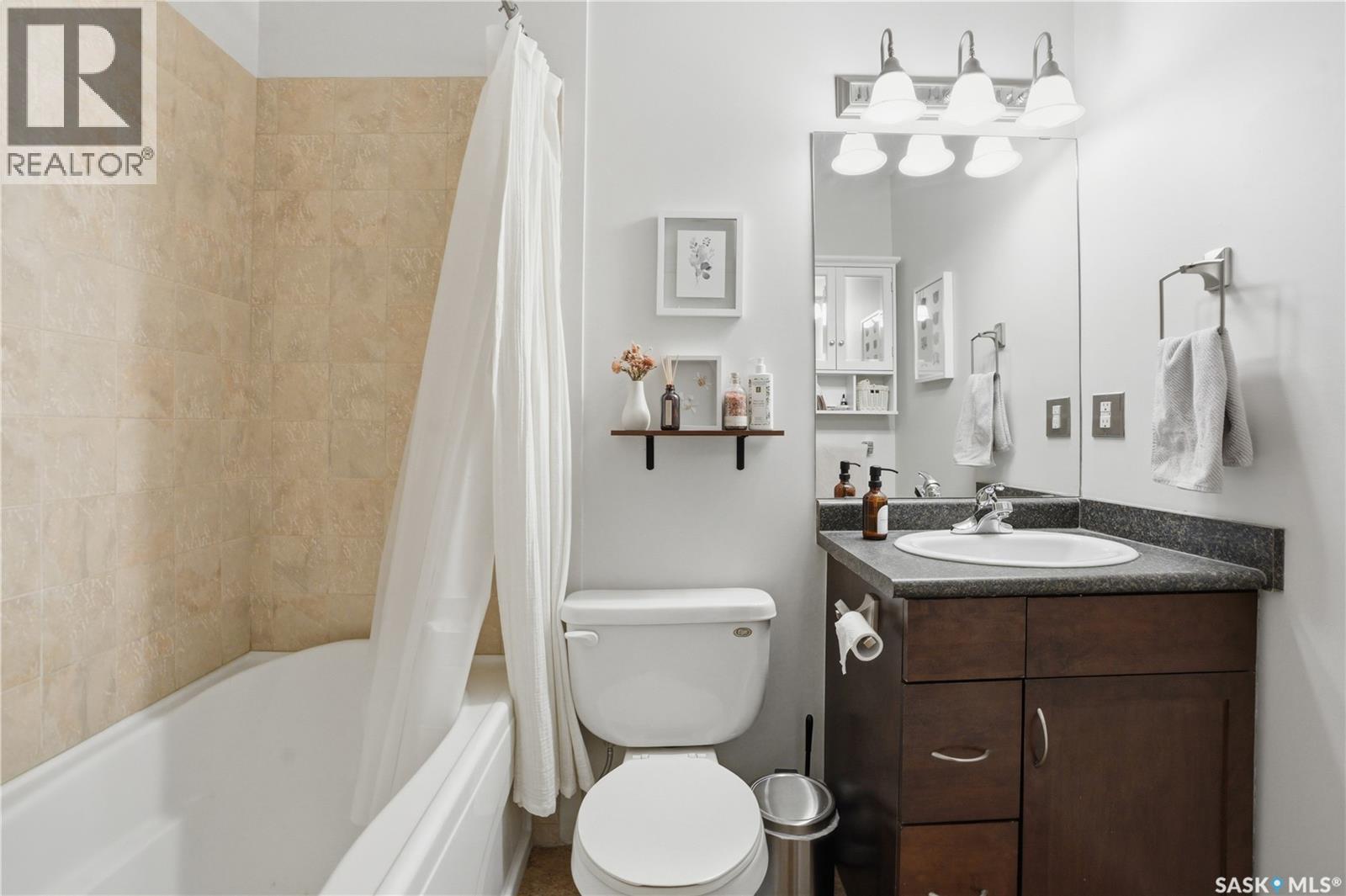 403 1013 Lansdowne Avenue, Saskatoon, SK - Indoor Photo Showing Bathroom
