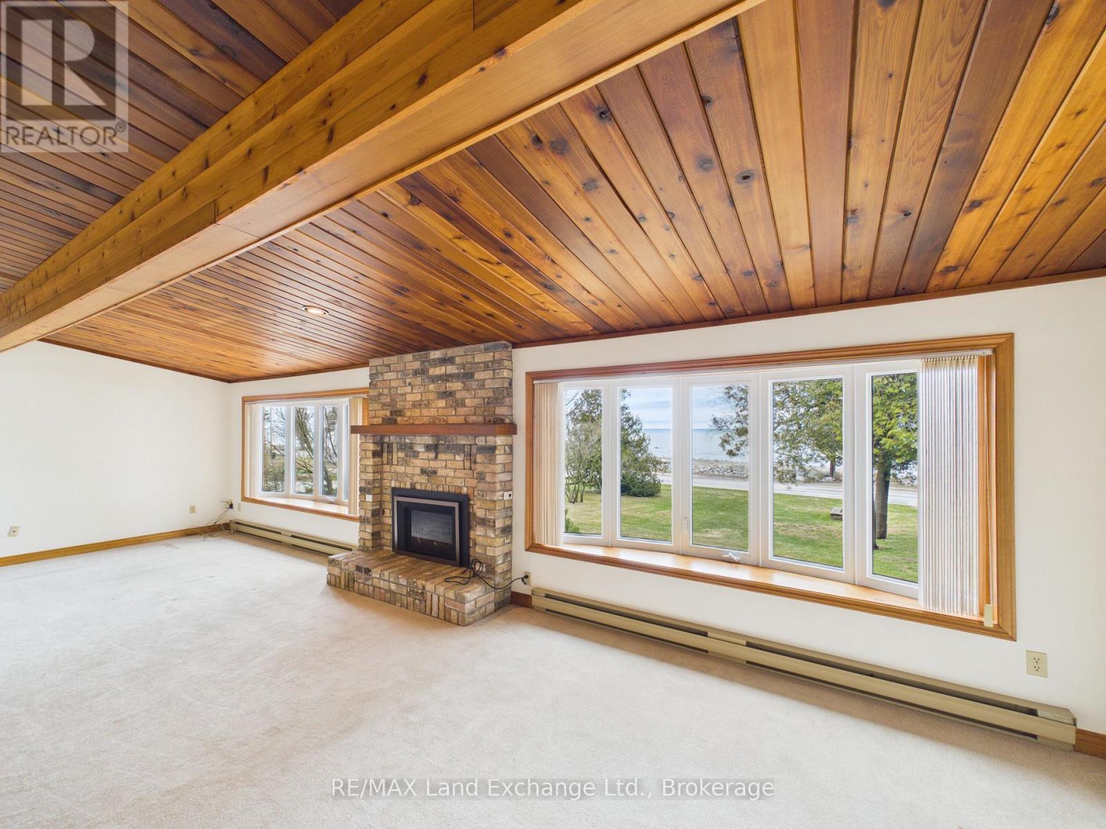 45 Goderich Street, Kincardine, ON - Indoor With Fireplace