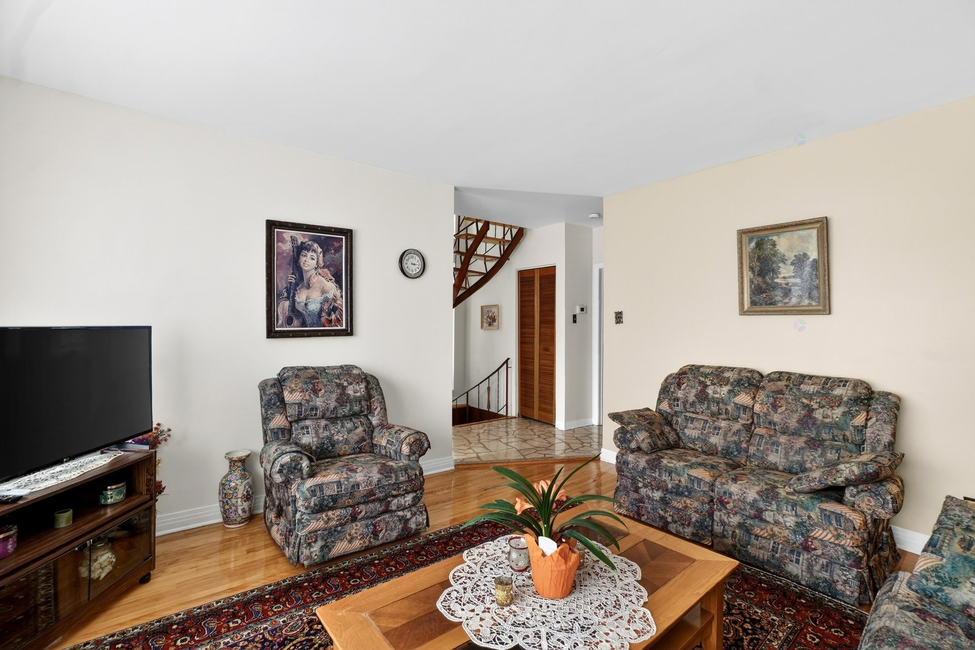 Living Room - 419 Av. Westminster N., Montréal-Ouest, QC - Indoor Photo Showing Living Room
