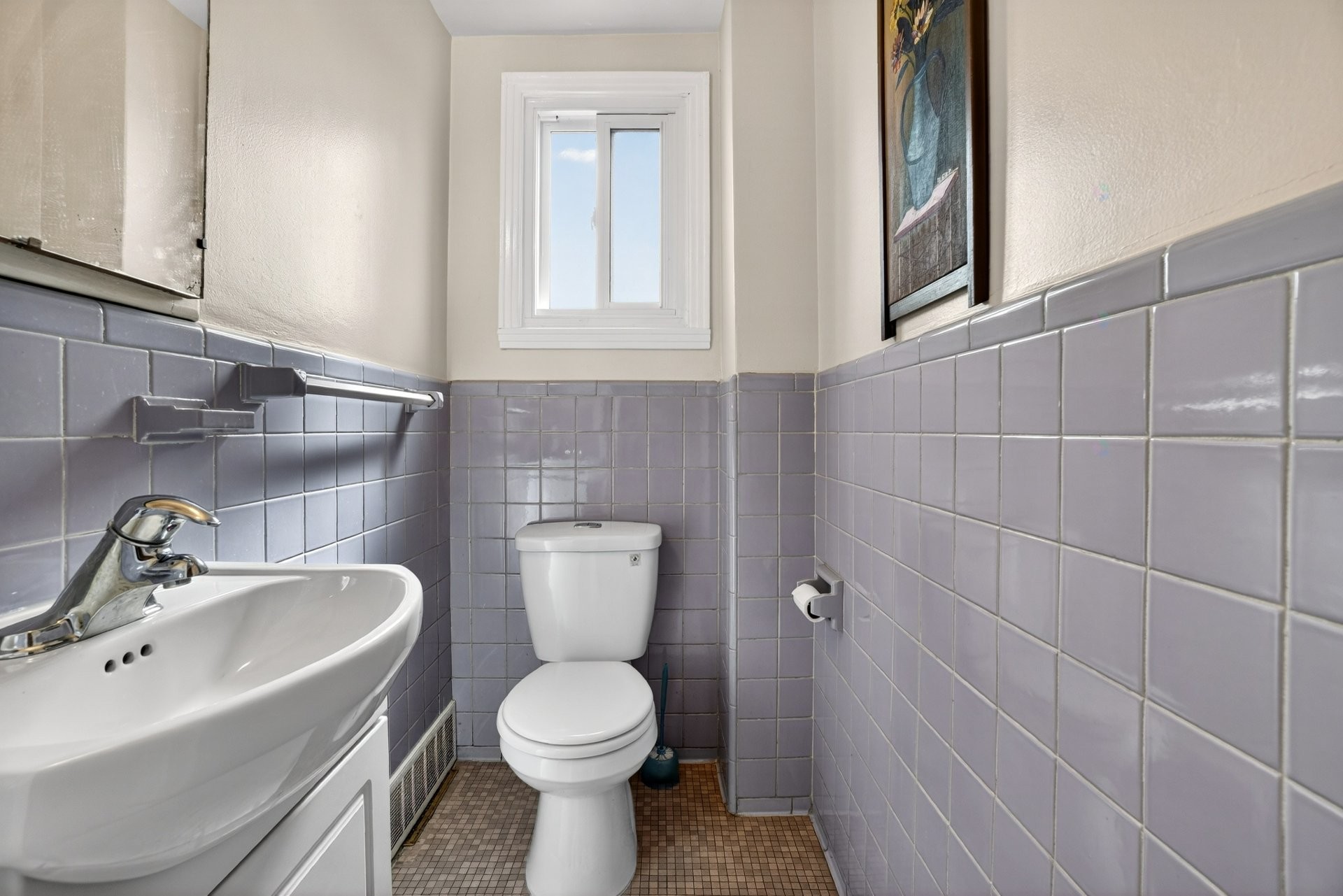 Powder room - 419 Av. Westminster N., Montréal-Ouest, QC - Indoor Photo Showing Bathroom