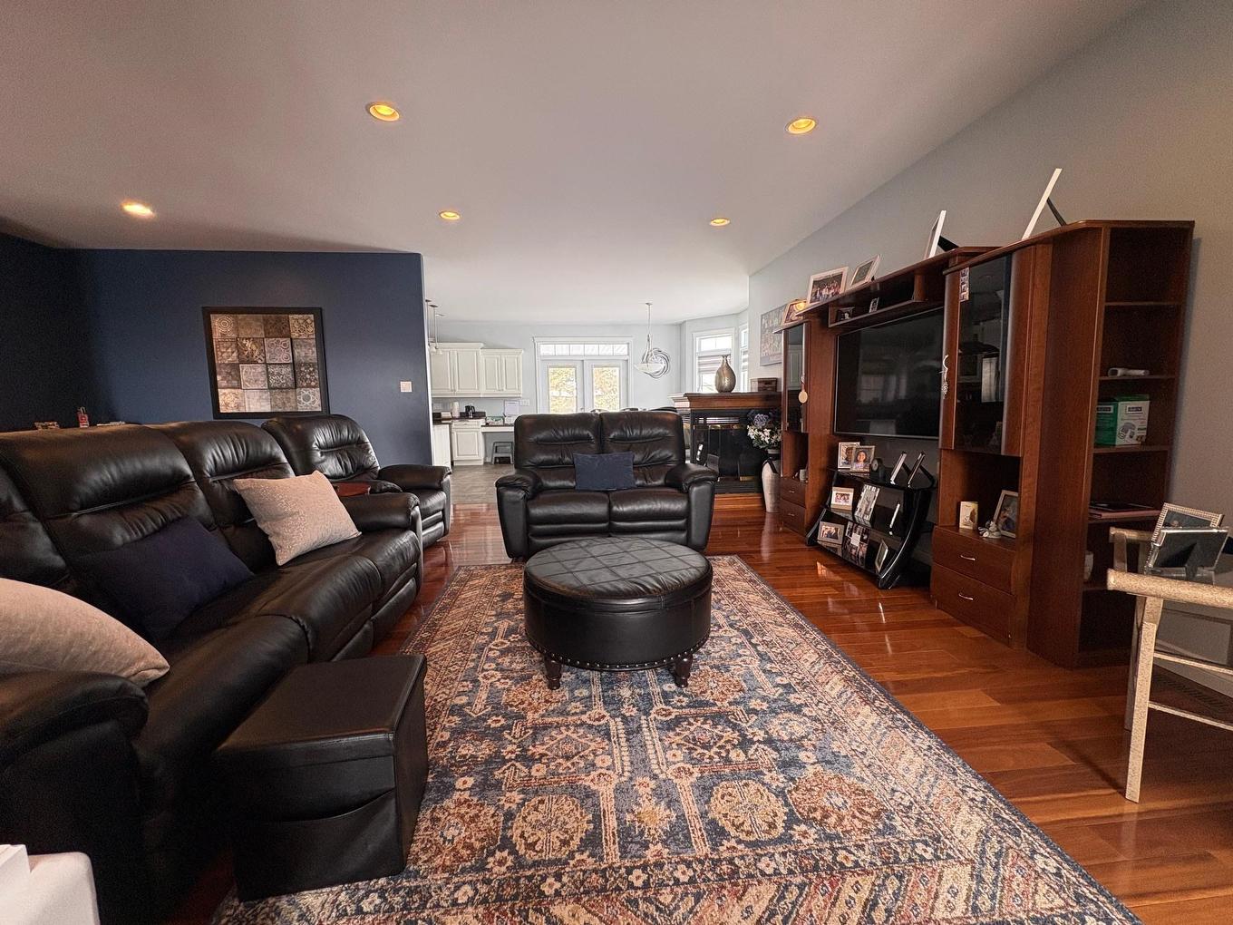 132 Wolverine Crescent, Thunder Bay, ON - Indoor Photo Showing Living Room