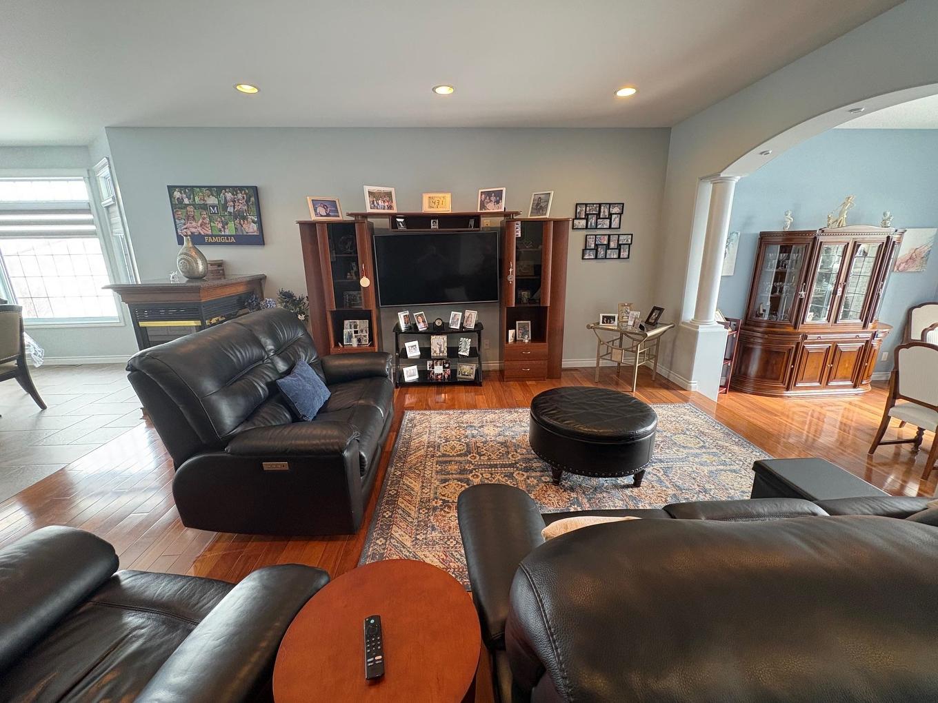 132 Wolverine Crescent, Thunder Bay, ON - Indoor Photo Showing Living Room