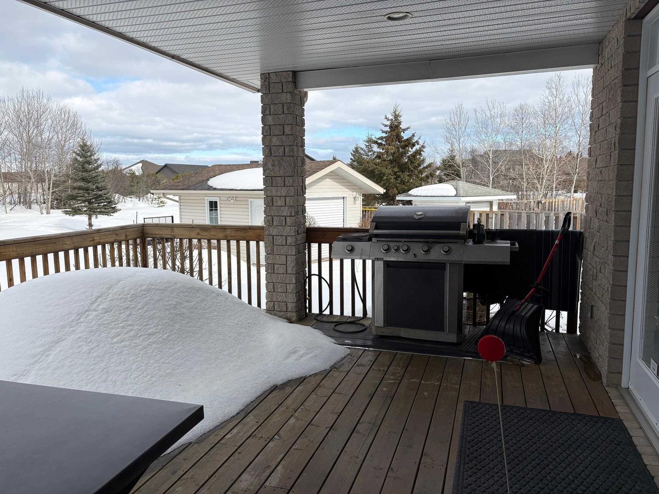 132 Wolverine Crescent, Thunder Bay, ON - Outdoor With Deck Patio Veranda With Exterior