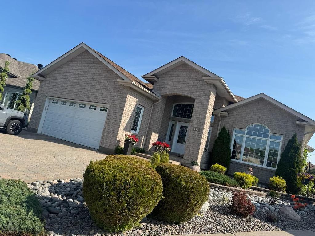 132 Wolverine Crescent, Thunder Bay, ON - Outdoor With Facade