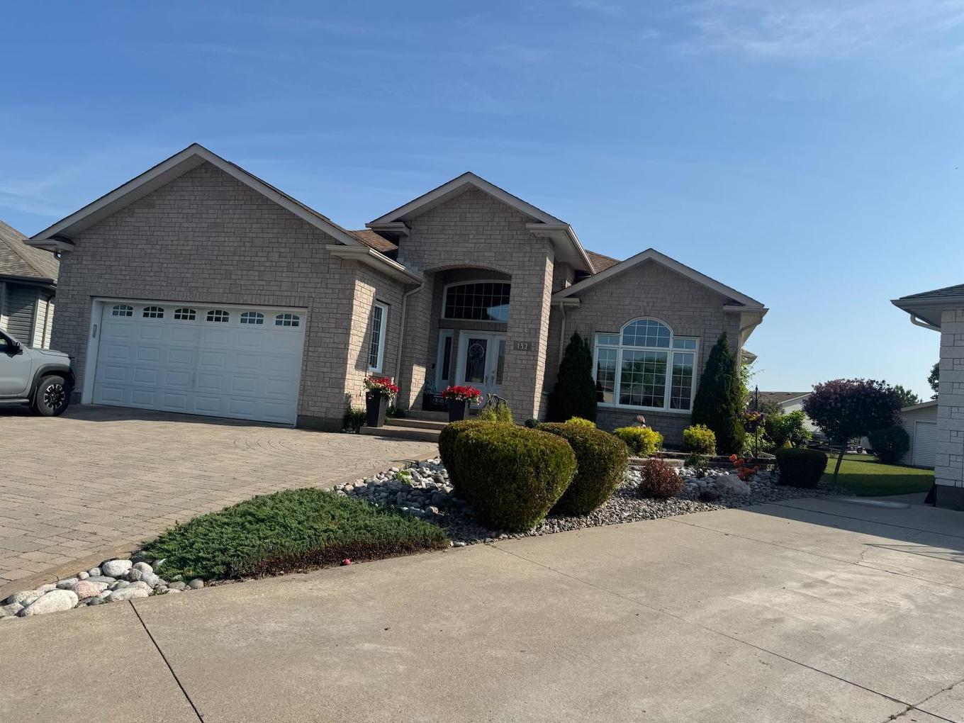 132 Wolverine Crescent, Thunder Bay, ON - Outdoor With Facade