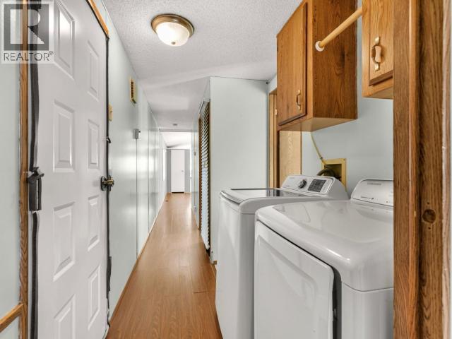 95-986 Range Road, Whitehorse, YT - Indoor Photo Showing Laundry Room