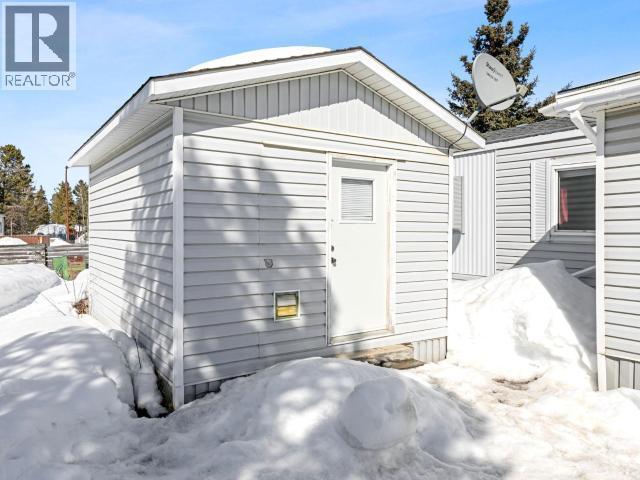 95-986 Range Road, Whitehorse, YT - Outdoor With Exterior