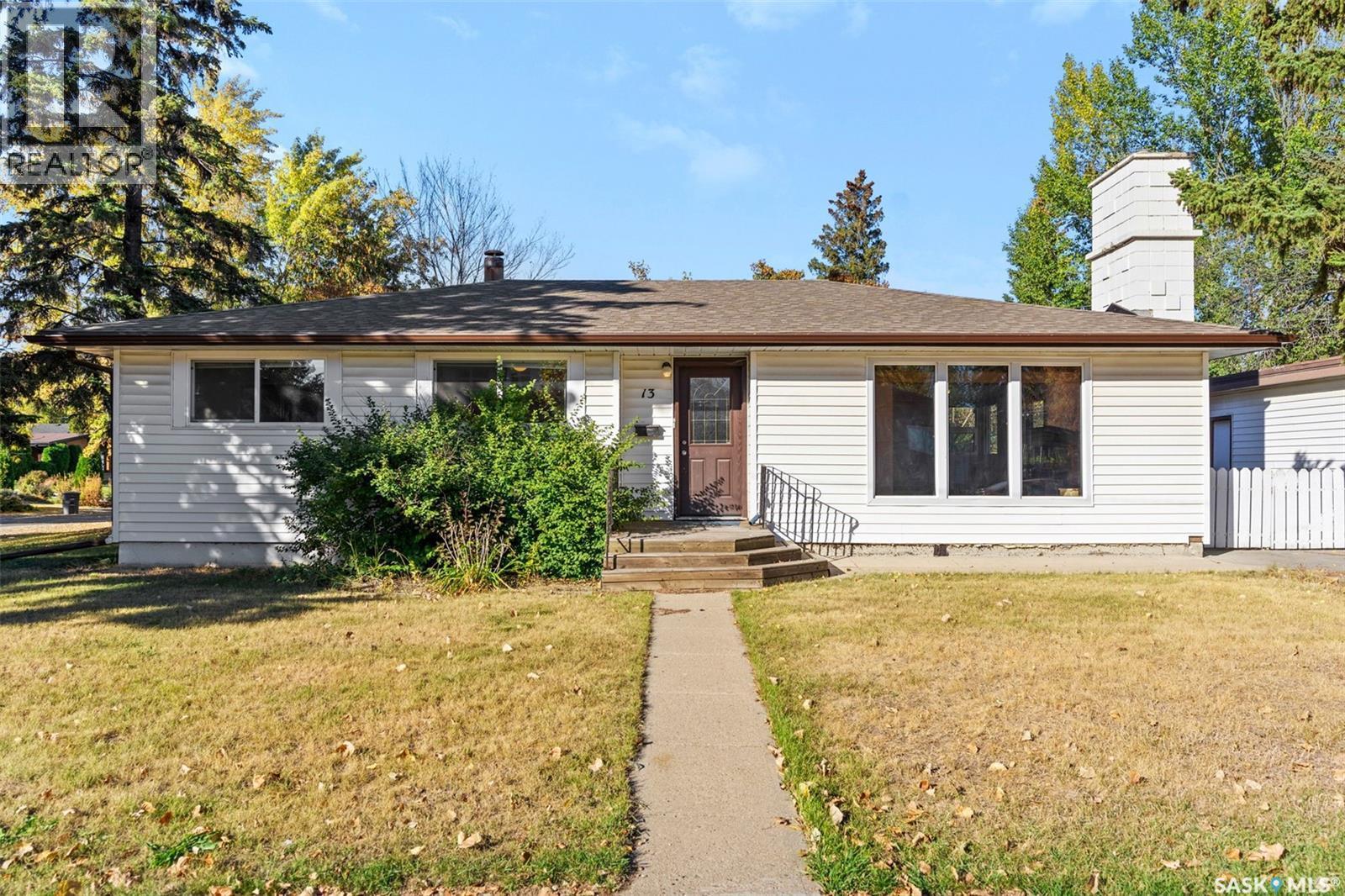 13 Weir Crescent, Saskatoon, SK - Outdoor