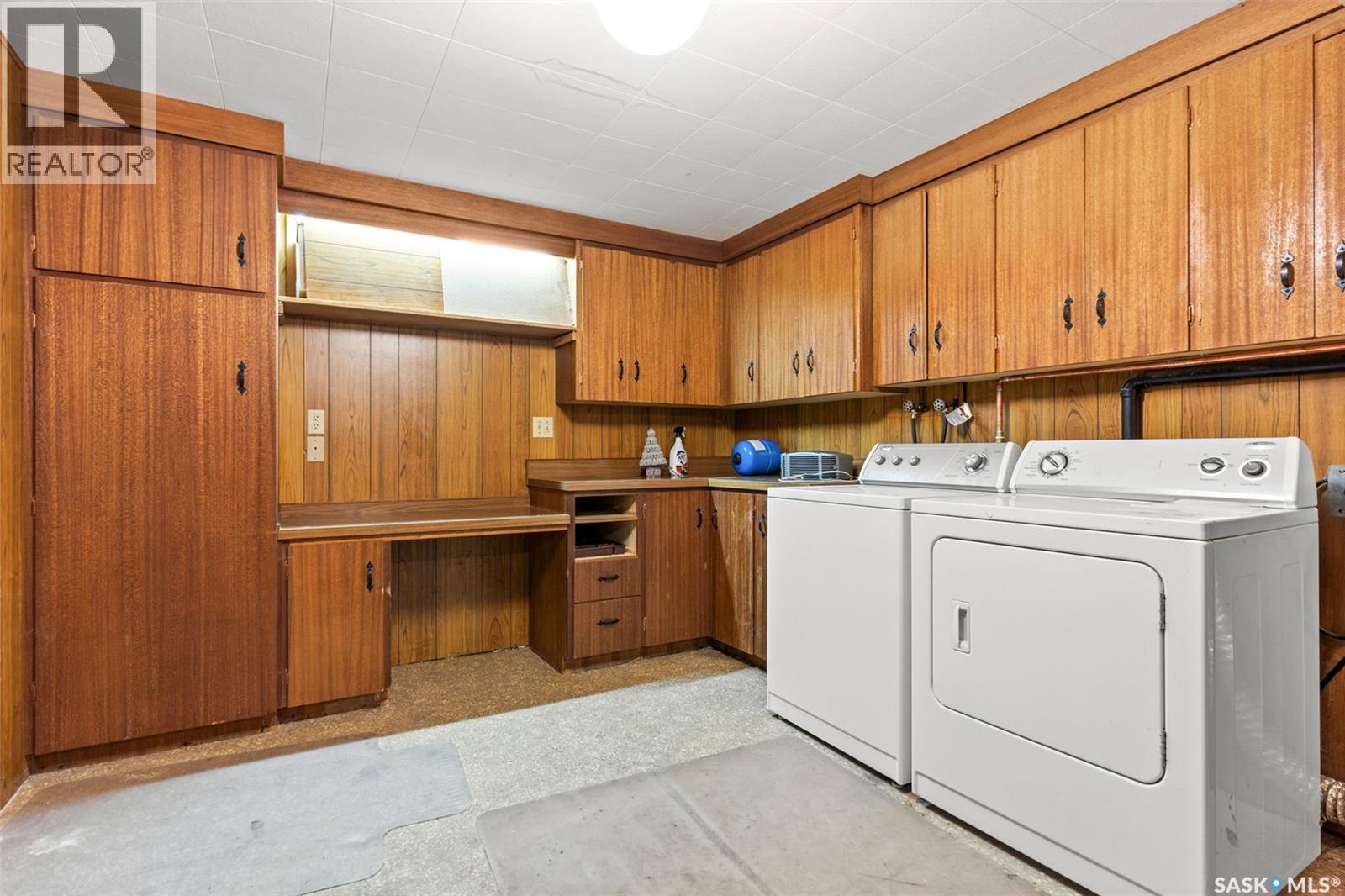 13 Weir Crescent, Saskatoon, SK - Indoor Photo Showing Laundry Room