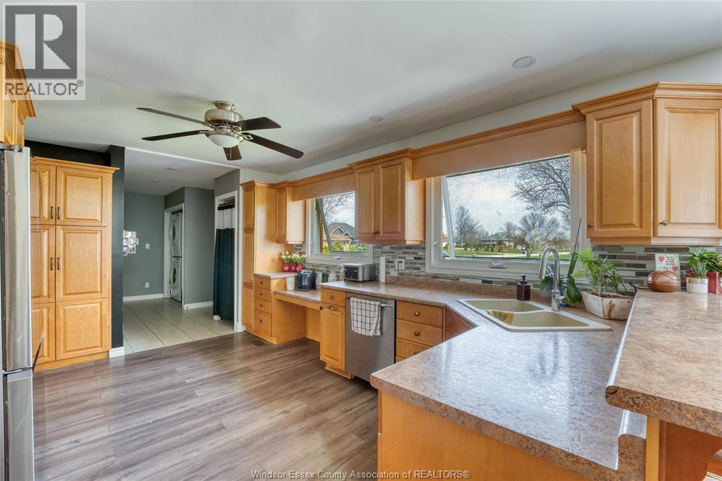 1235 Gesto Sideroad, Colchester North, ON - Indoor Photo Showing Kitchen With Double Sink