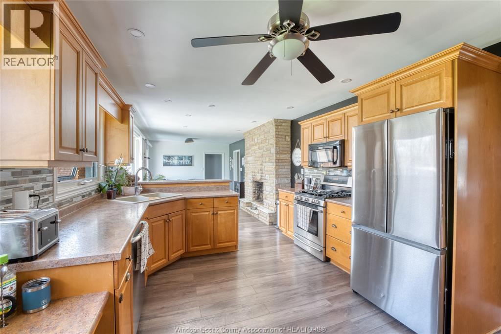 1235 Gesto Sideroad, Colchester North, ON - Indoor Photo Showing Kitchen With Double Sink