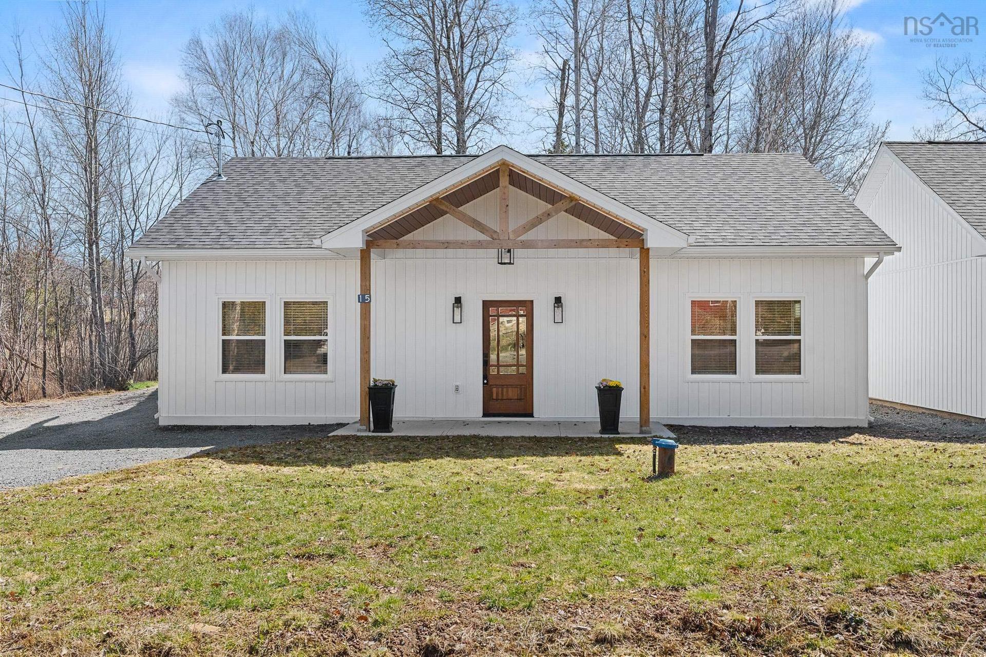 15 Chalet Crescent, Brooklyn, NS
