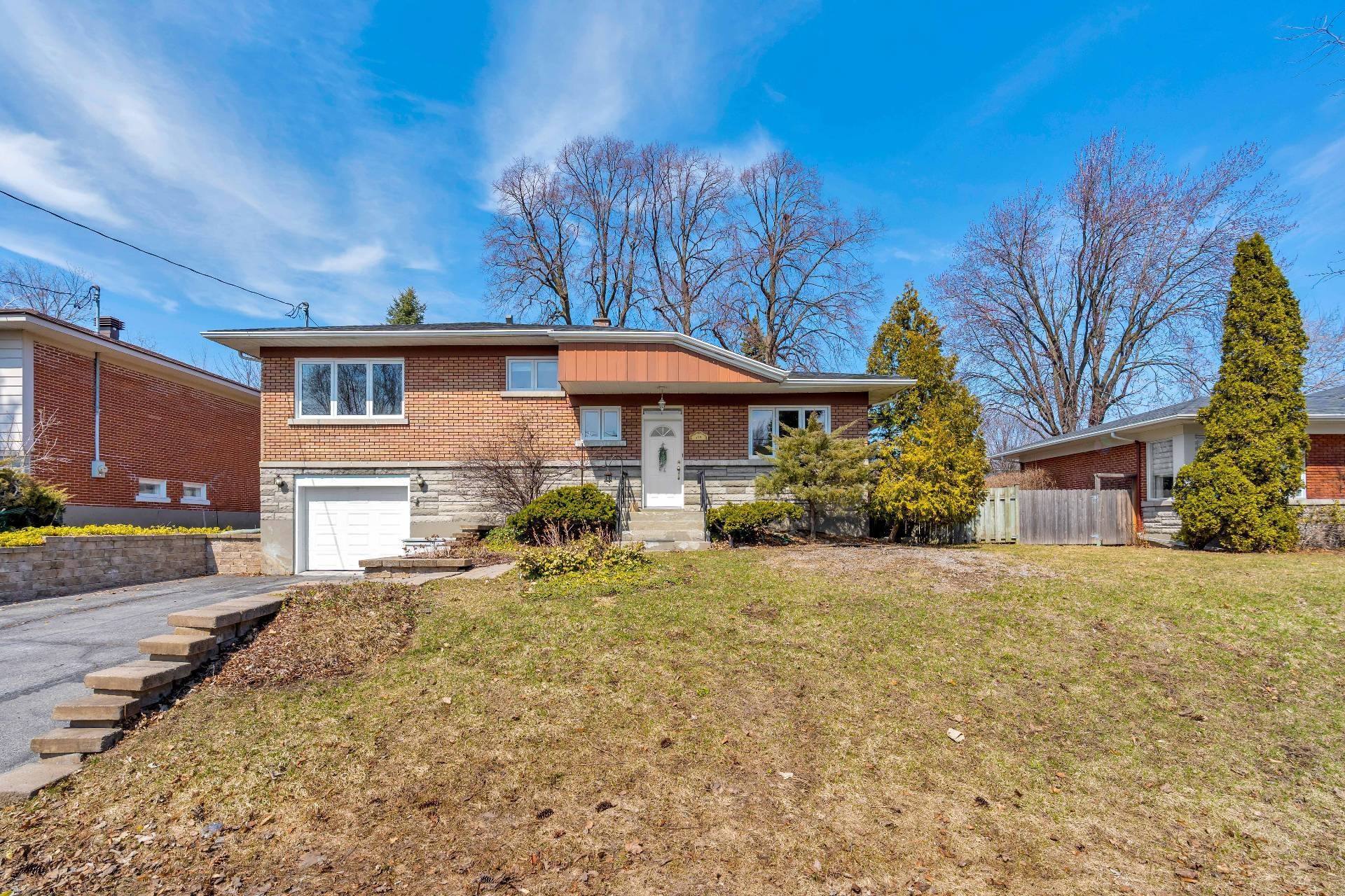 Front of Structure - 179 Av. Regatta, Pointe-Claire, QC - Outdoor
