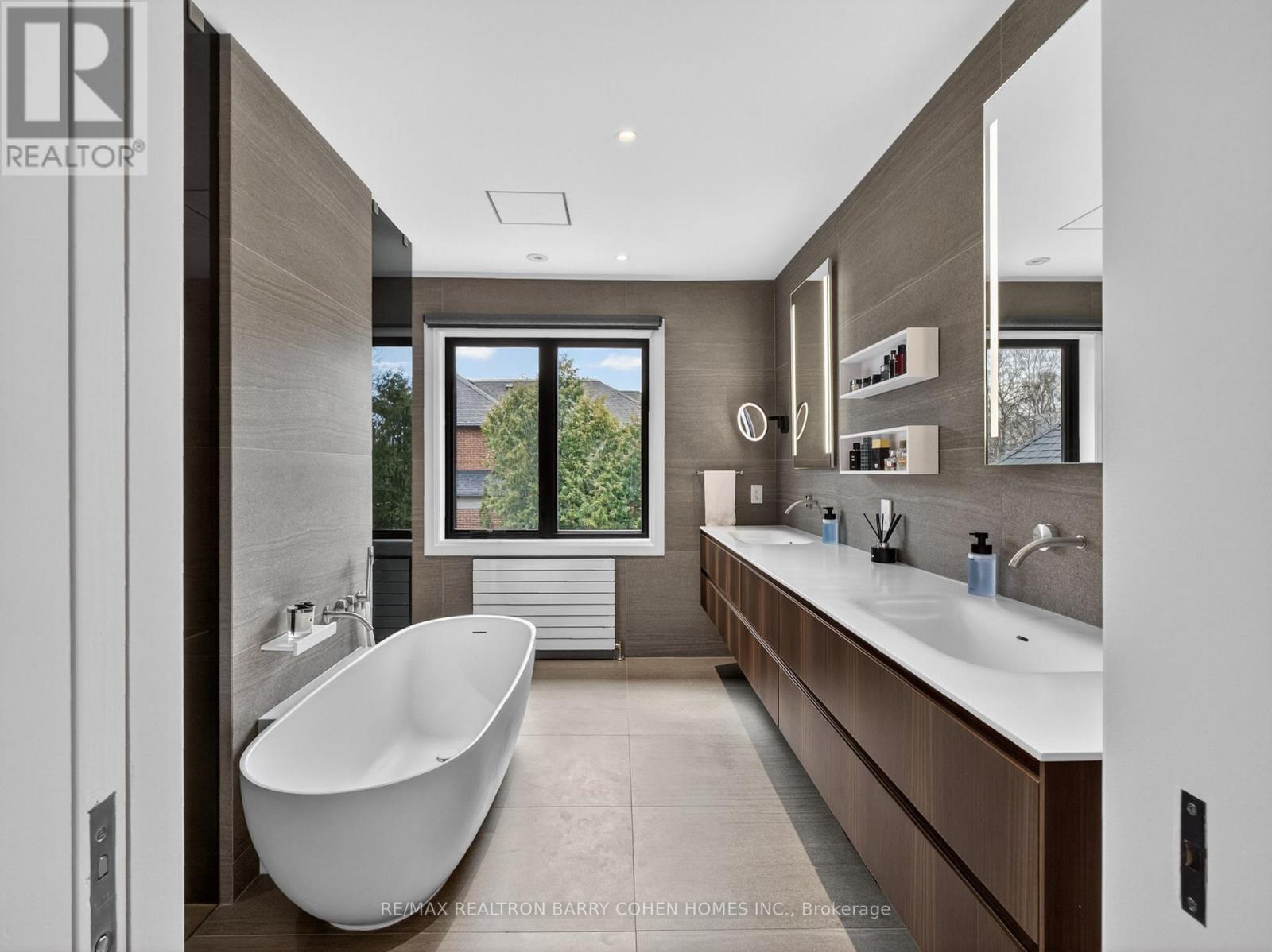 130 Mona Drive, Toronto, ON - Indoor Photo Showing Bathroom