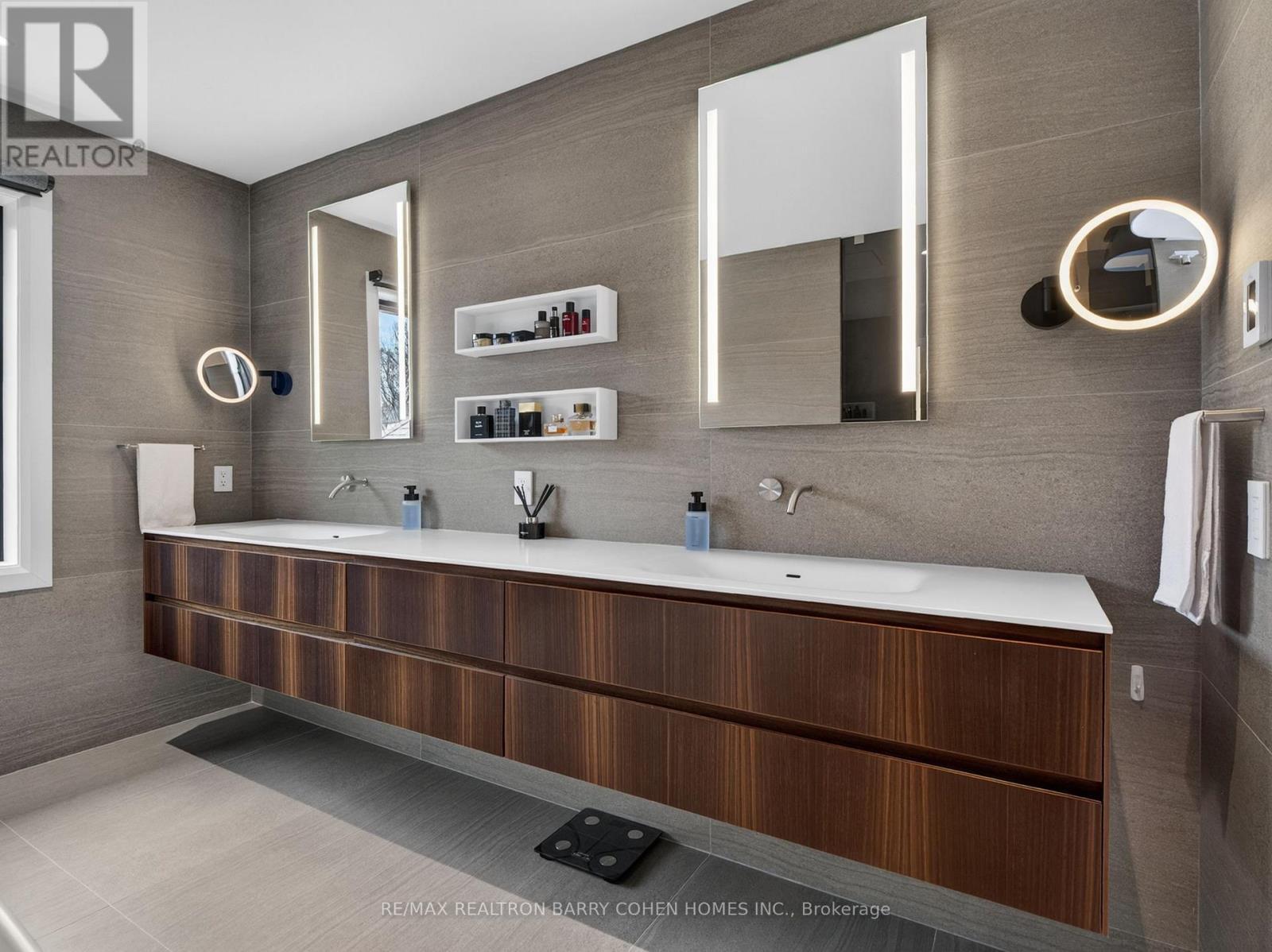 130 Mona Drive, Toronto, ON - Indoor Photo Showing Bathroom