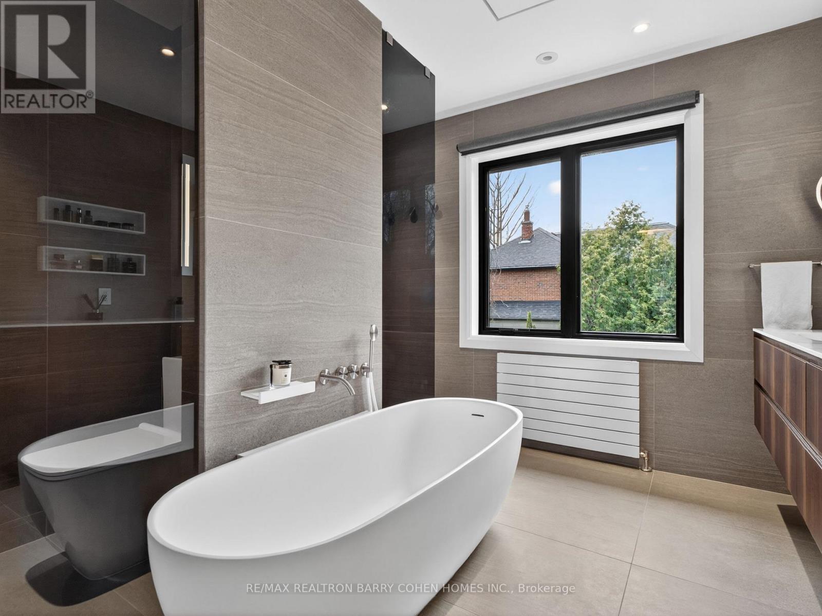 130 Mona Drive, Toronto, ON - Indoor Photo Showing Bathroom