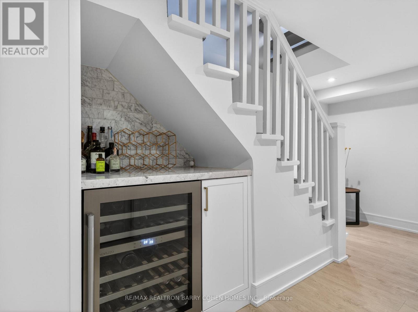 130 Mona Drive, Toronto, ON - Indoor Photo Showing Other Room