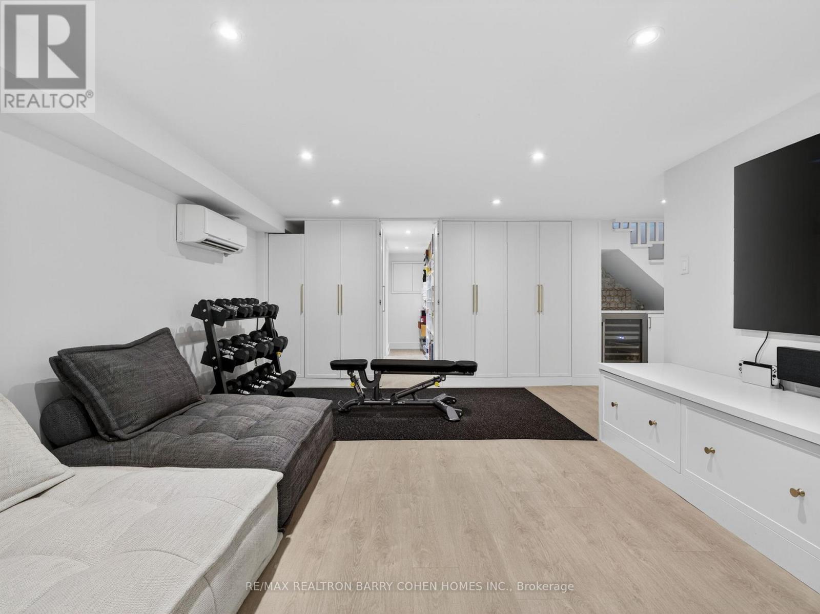 130 Mona Drive, Toronto, ON - Indoor