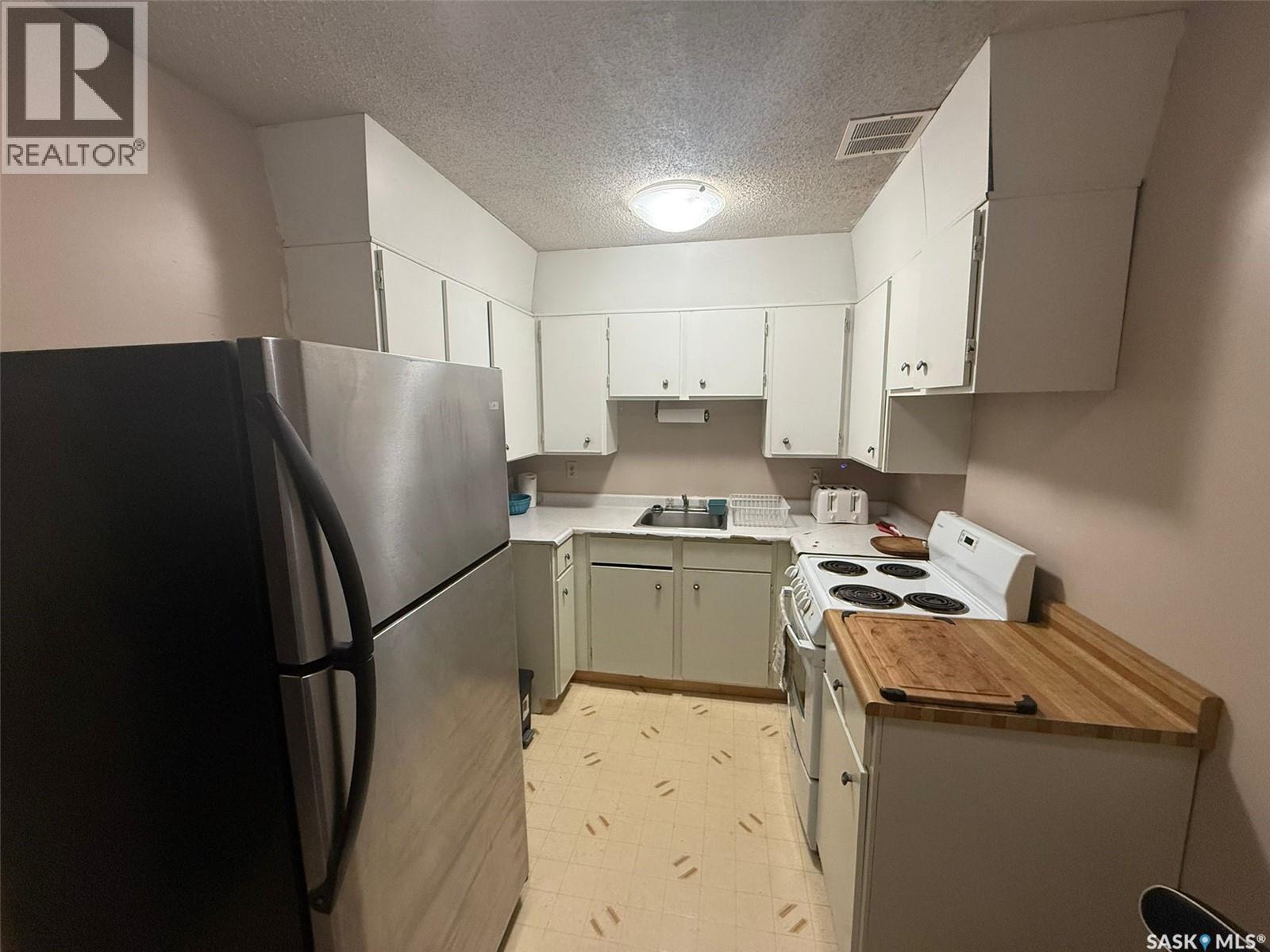 209 15 Barr Street, Regina, SK - Indoor Photo Showing Kitchen
