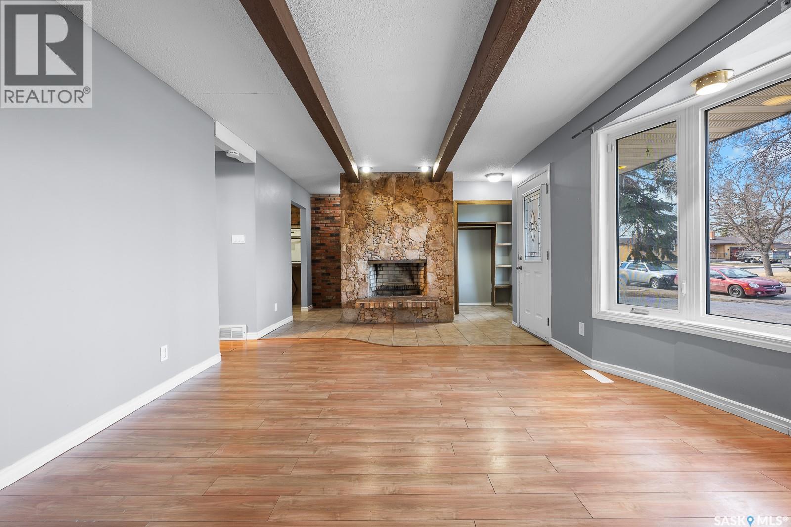 55 Rothwell Crescent, Regina, SK - Indoor With Fireplace
