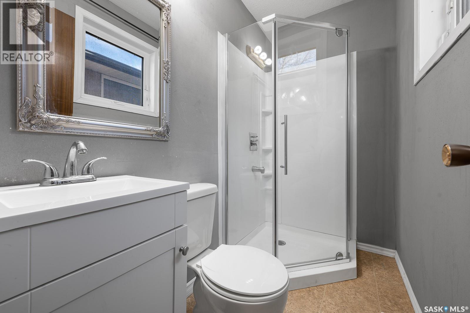 55 Rothwell Crescent, Regina, SK - Indoor Photo Showing Bathroom
