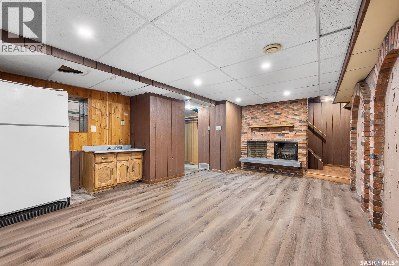 55 Rothwell Crescent, Regina, SK - Indoor With Fireplace