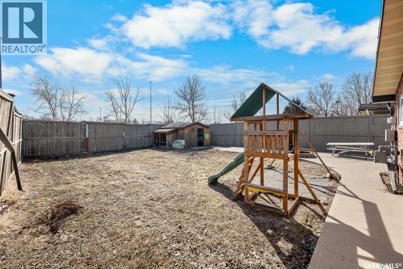 55 Rothwell Crescent, Regina, SK - Outdoor