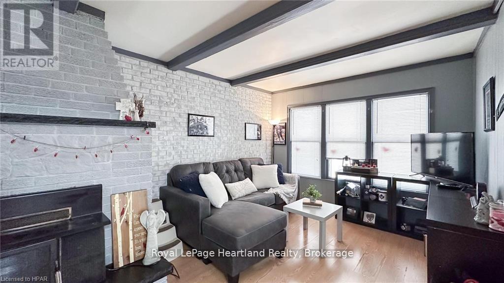 3064 Patrick Street, Howick, ON