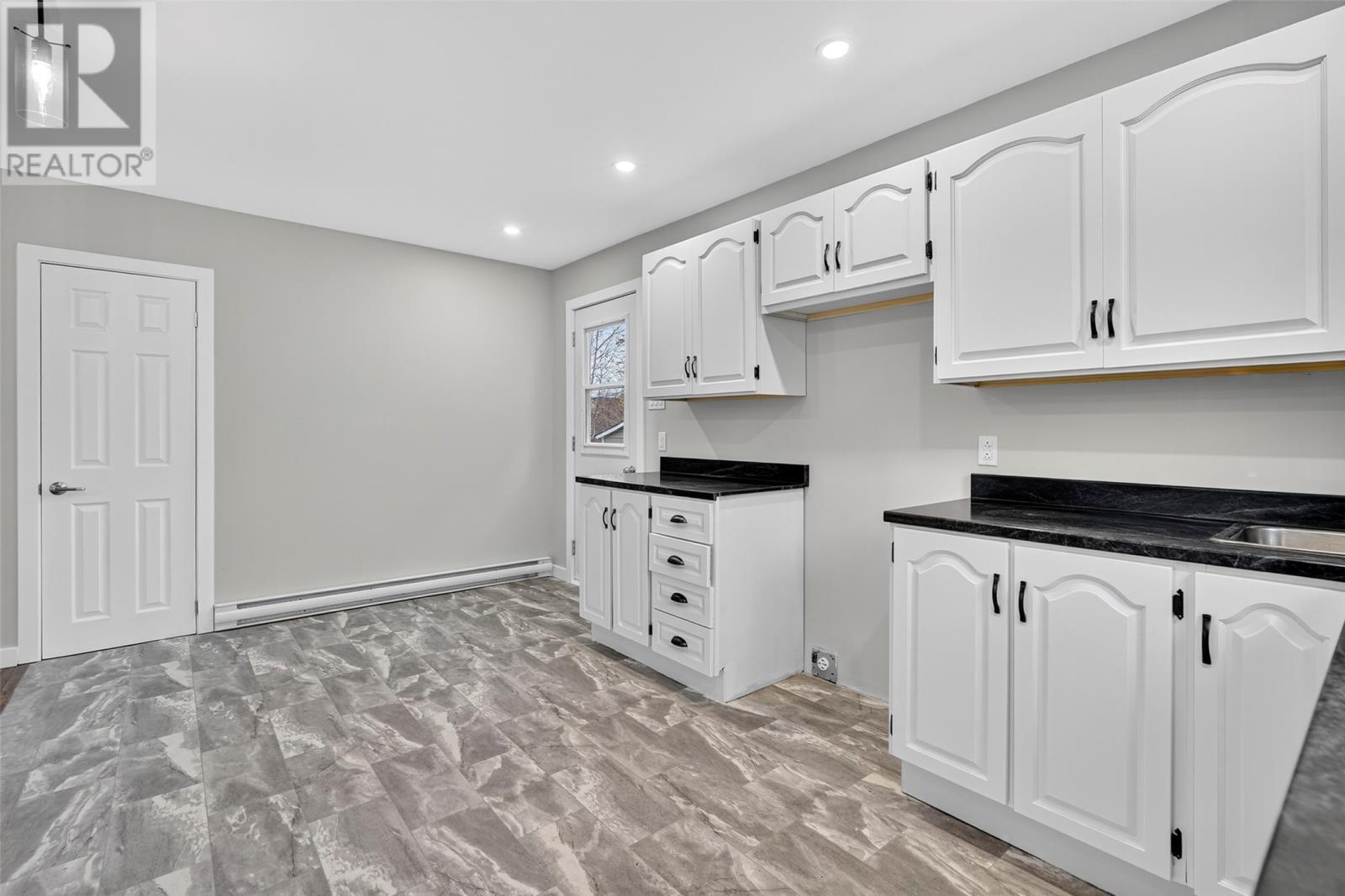 32 Church Road, Victoria, NL - Indoor Photo Showing Kitchen