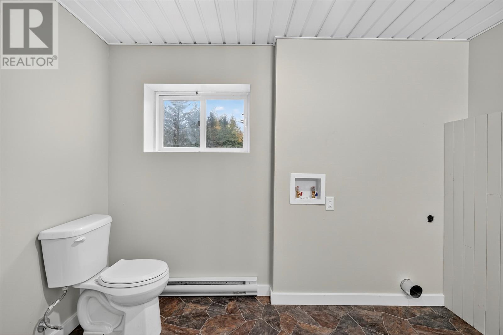 32 Church Road, Victoria, NL - Indoor Photo Showing Bathroom
