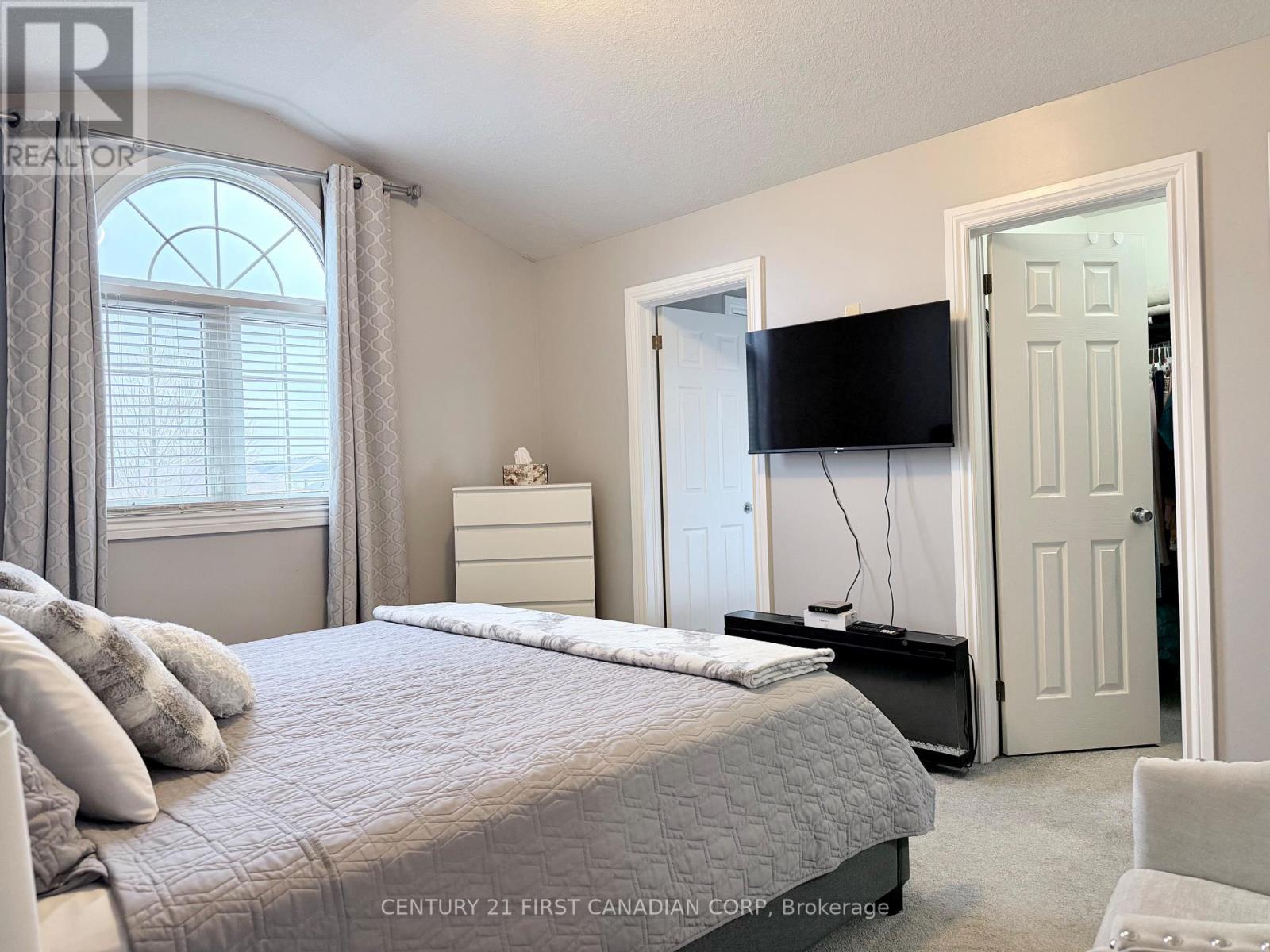 9 Barrett Crescent, St. Thomas, ON - Indoor Photo Showing Bedroom