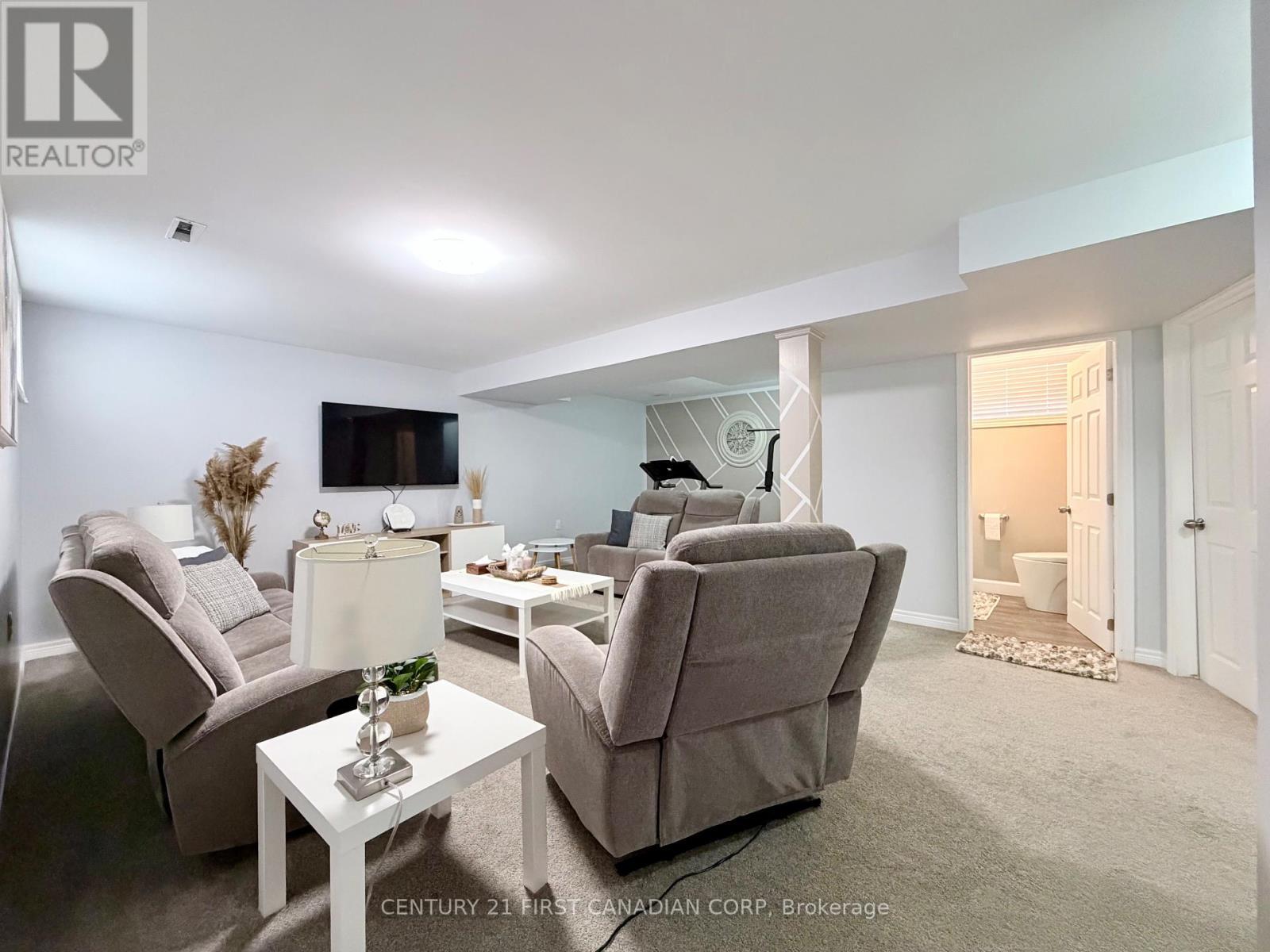 9 Barrett Crescent, St. Thomas, ON - Indoor
