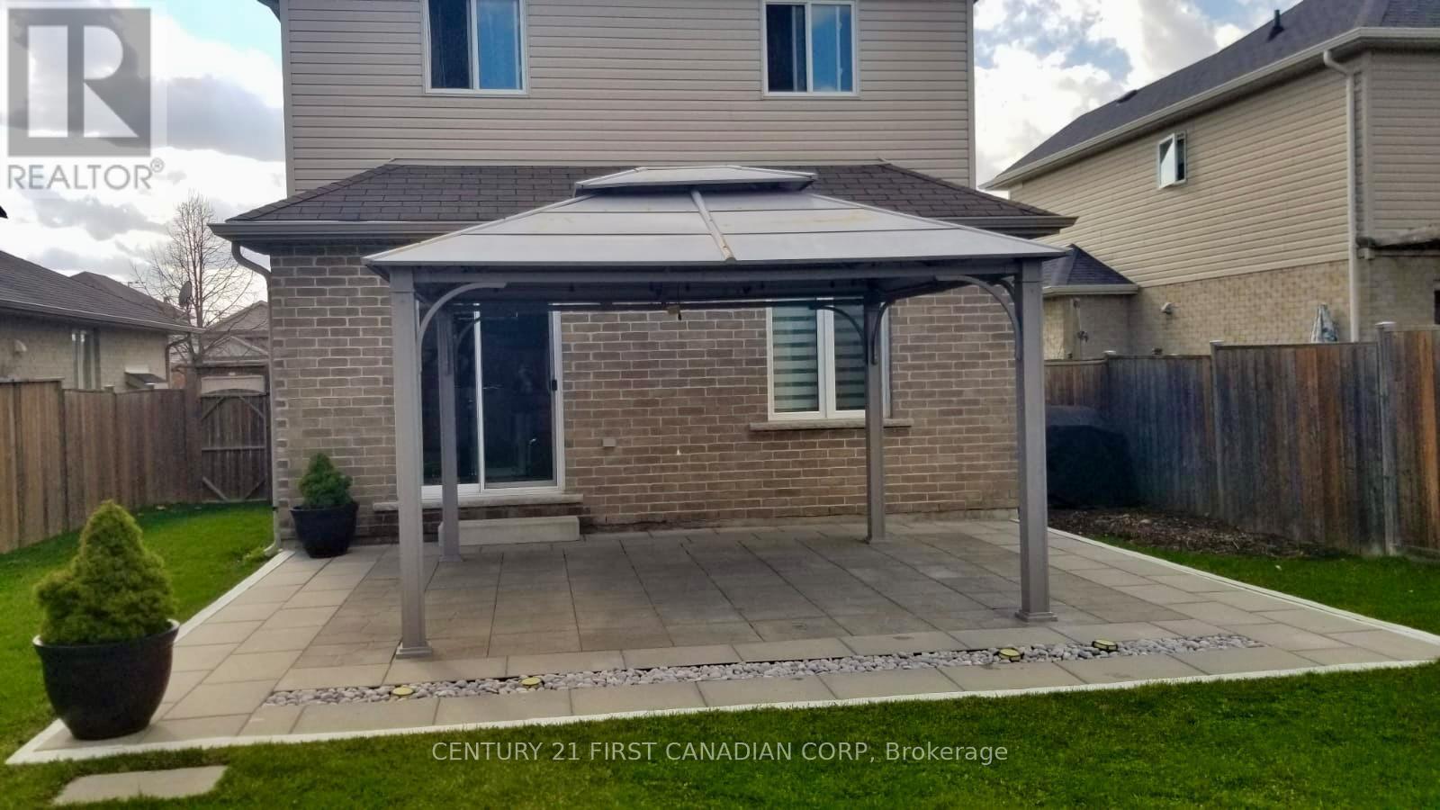 9 Barrett Crescent, St. Thomas, ON - Outdoor With Exterior