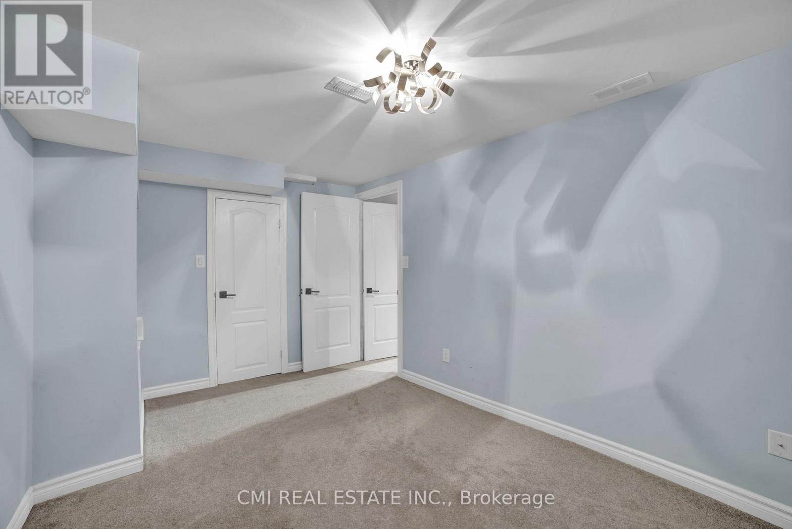 2171 Jardine Crescent, Burlington, ON - Indoor Photo Showing Other Room