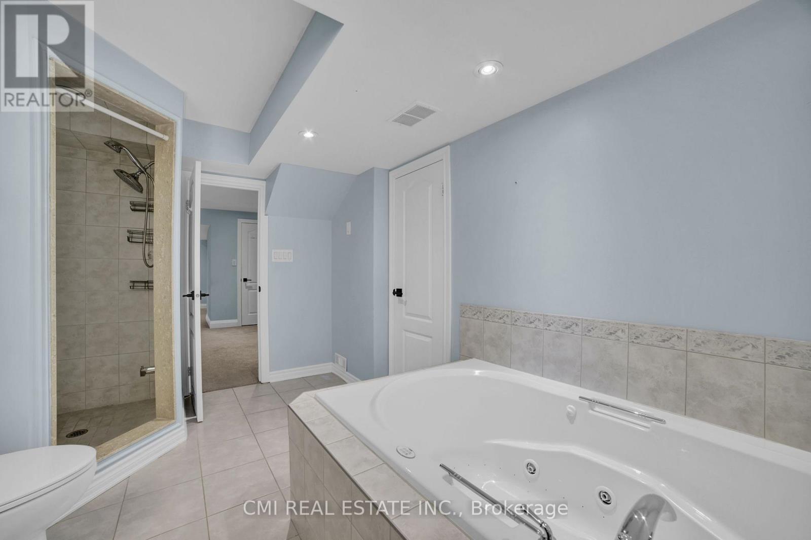2171 Jardine Crescent, Burlington, ON - Indoor Photo Showing Bathroom
