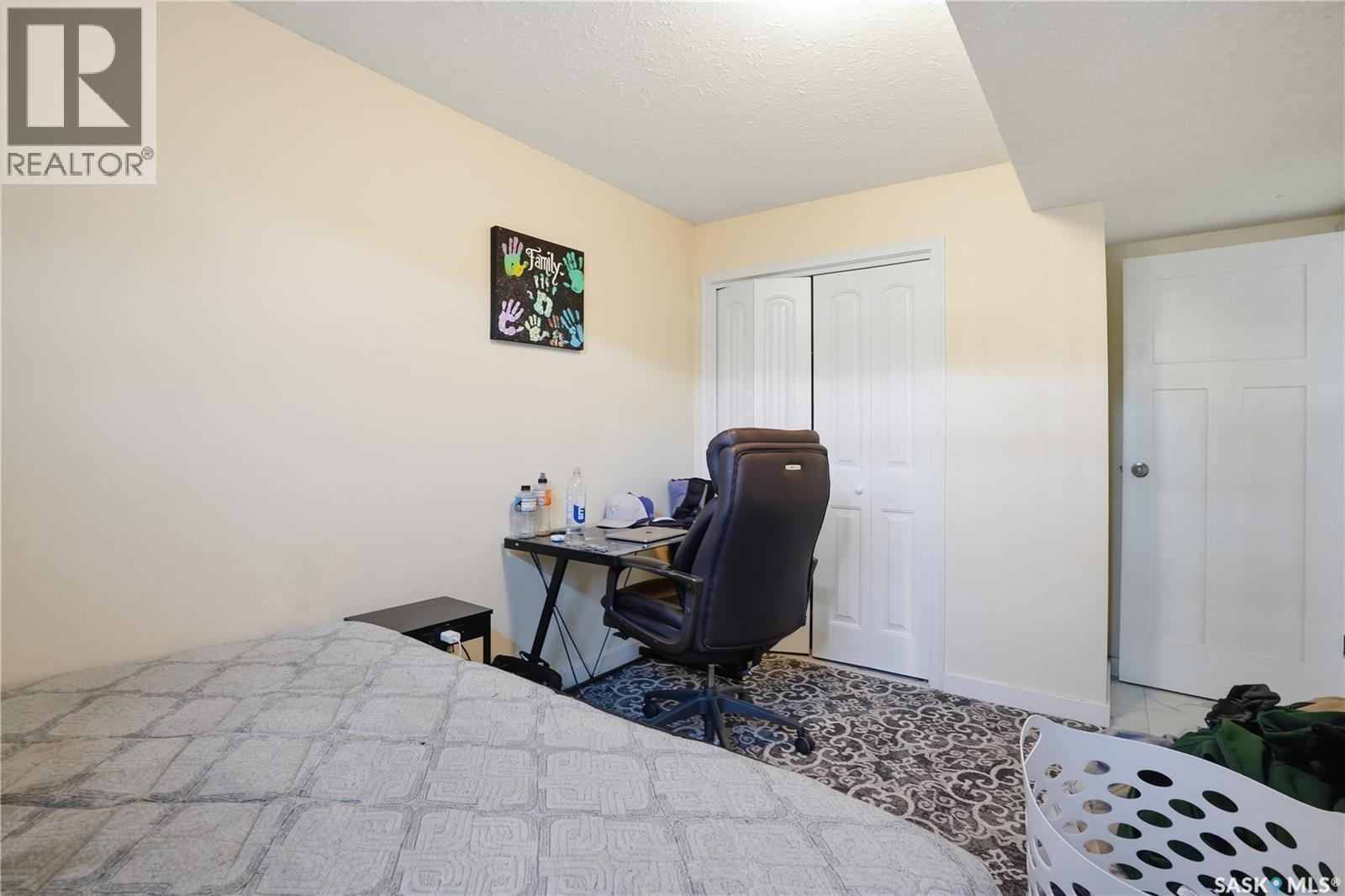 2123 Reynolds Street, Regina, SK - Indoor Photo Showing Bedroom